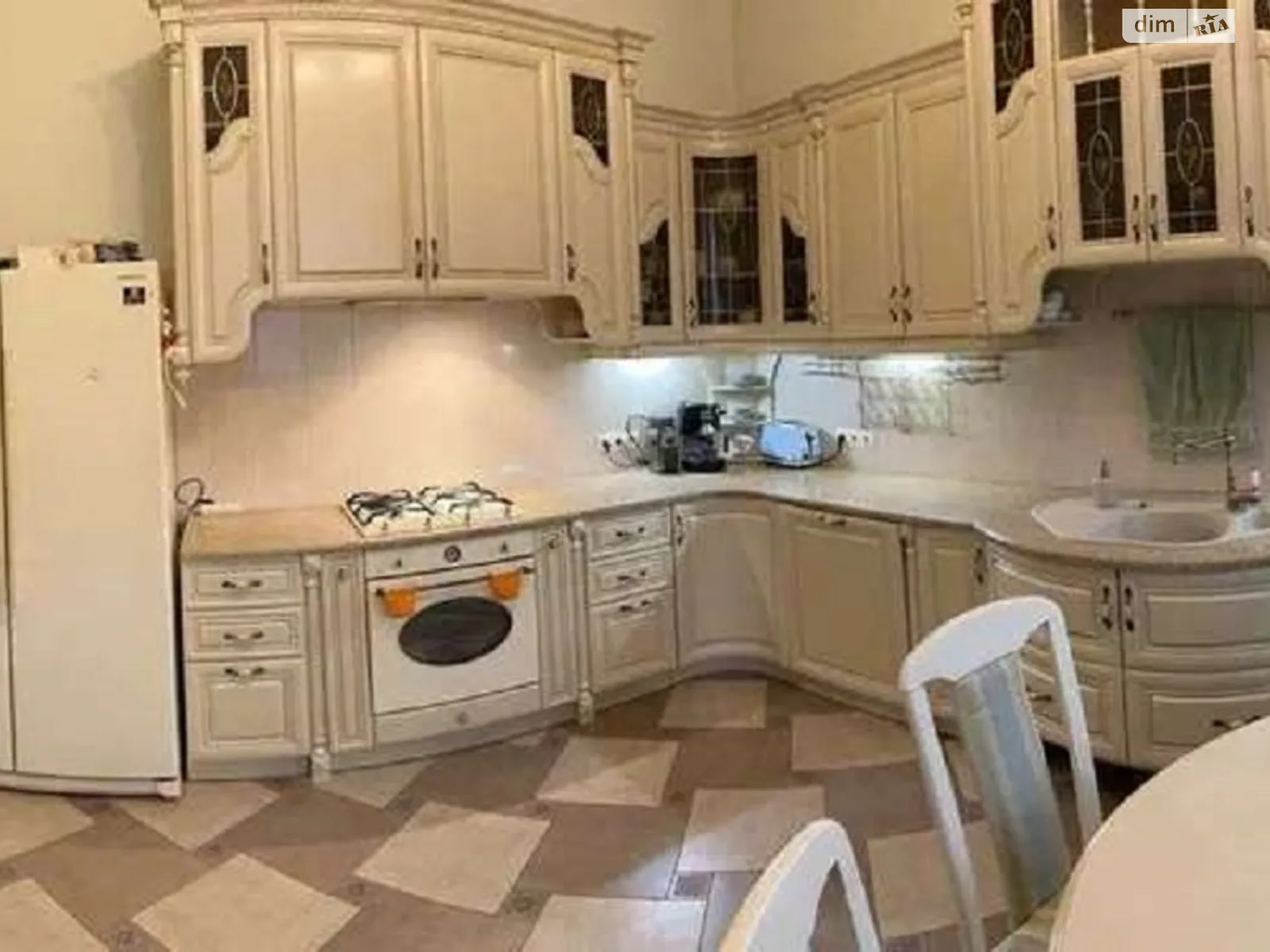 Продается дом на 3 этажа 307 кв. м с беседкой, цена: 270000 $ - фото 1