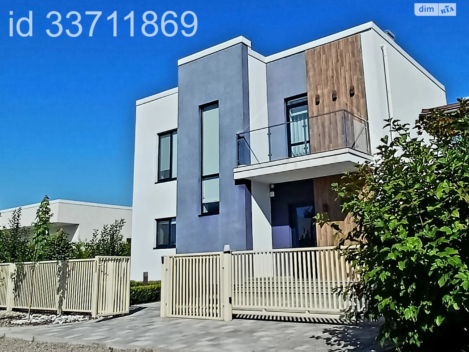 Продается дом на 2 этажа 131 кв. м с баней/сауной, цена: 550000 $ - фото 1