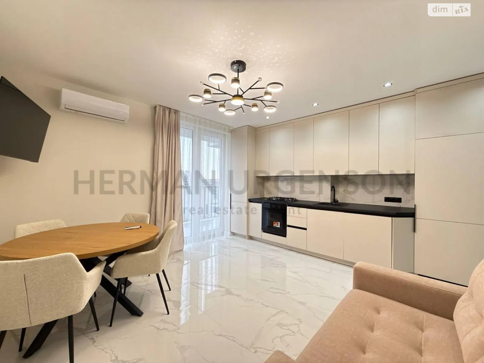 Продается 2-комнатная квартира 53 кв. м в Ужгороде, ул. Бабьяка - фото 1