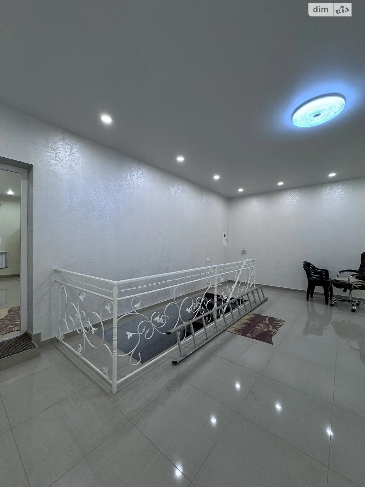 Сдается в аренду помещения свободного назначения 120 кв. м в 2-этажном здании, цена: 500 $ - фото 1