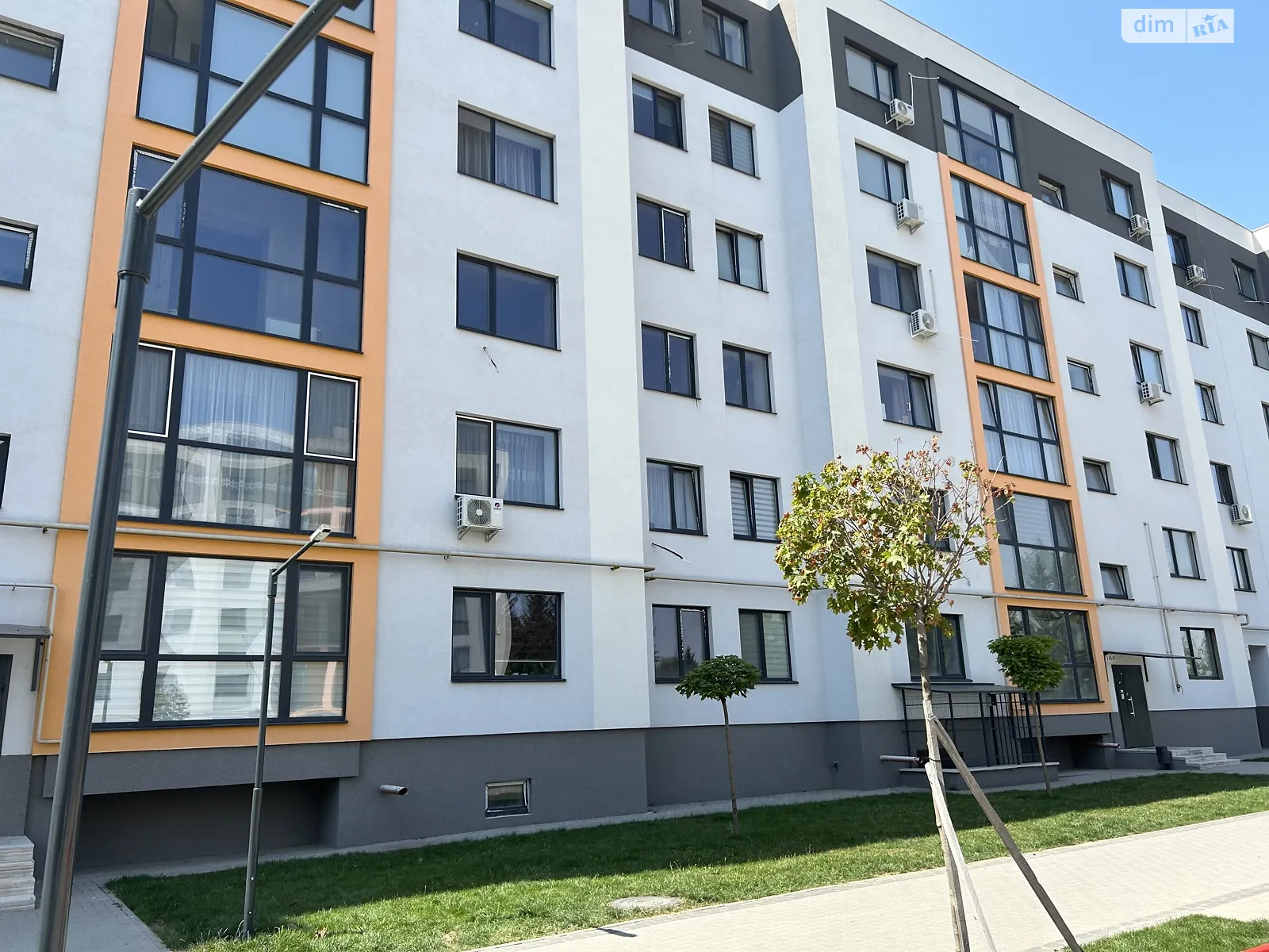 Продается 1-комнатная квартира 43.7 кв. м в Березиной, ул. Радужная, 105 - фото 1