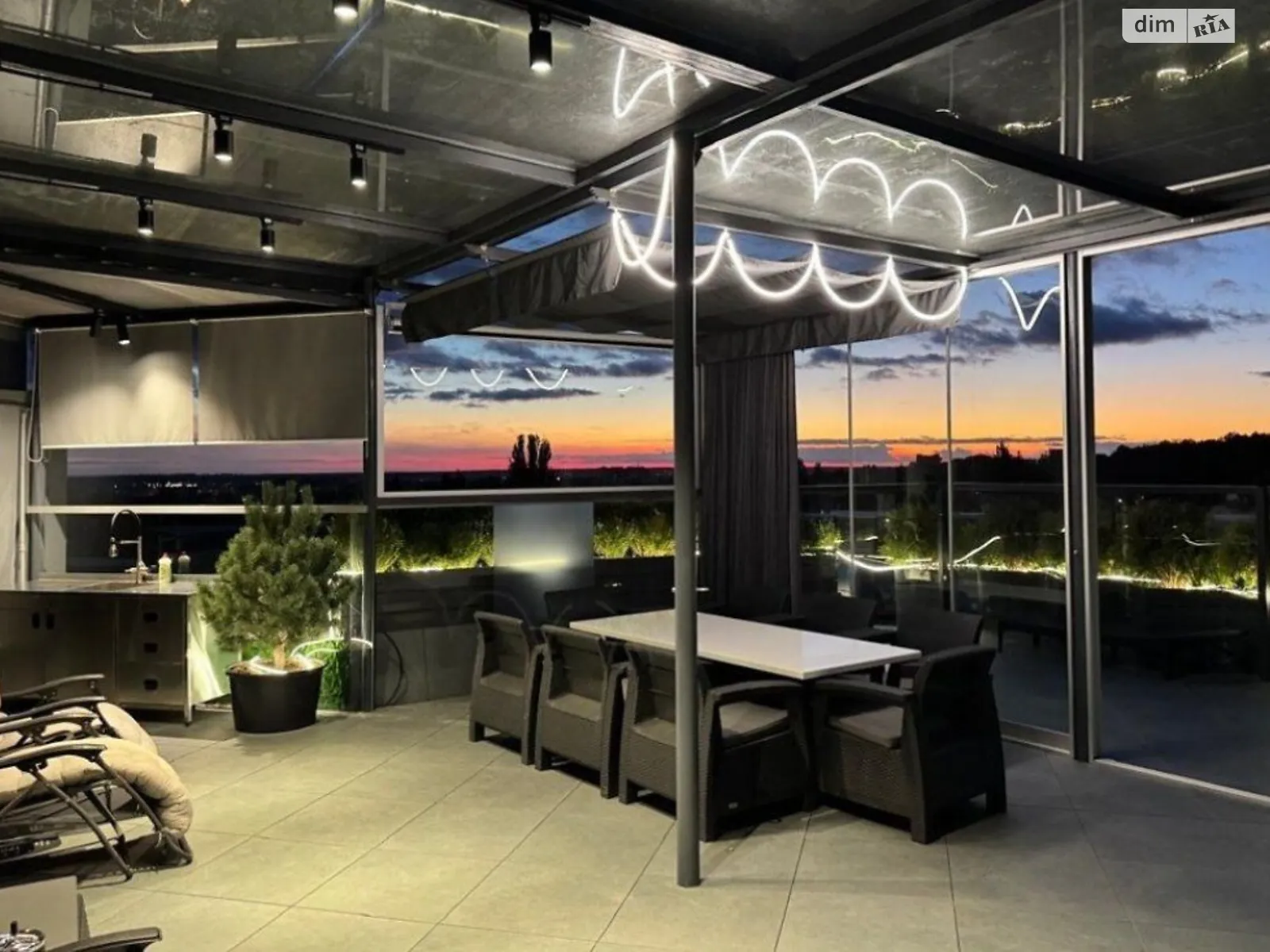 Сдается в аренду офис 400 кв. м в бизнес-центре, цена: 4800 $ - фото 1