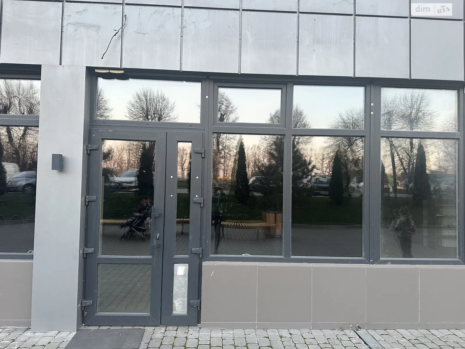 Сдается в аренду помещения свободного назначения 74 кв. м в 10-этажном здании, цена: 40000 грн - фото 1