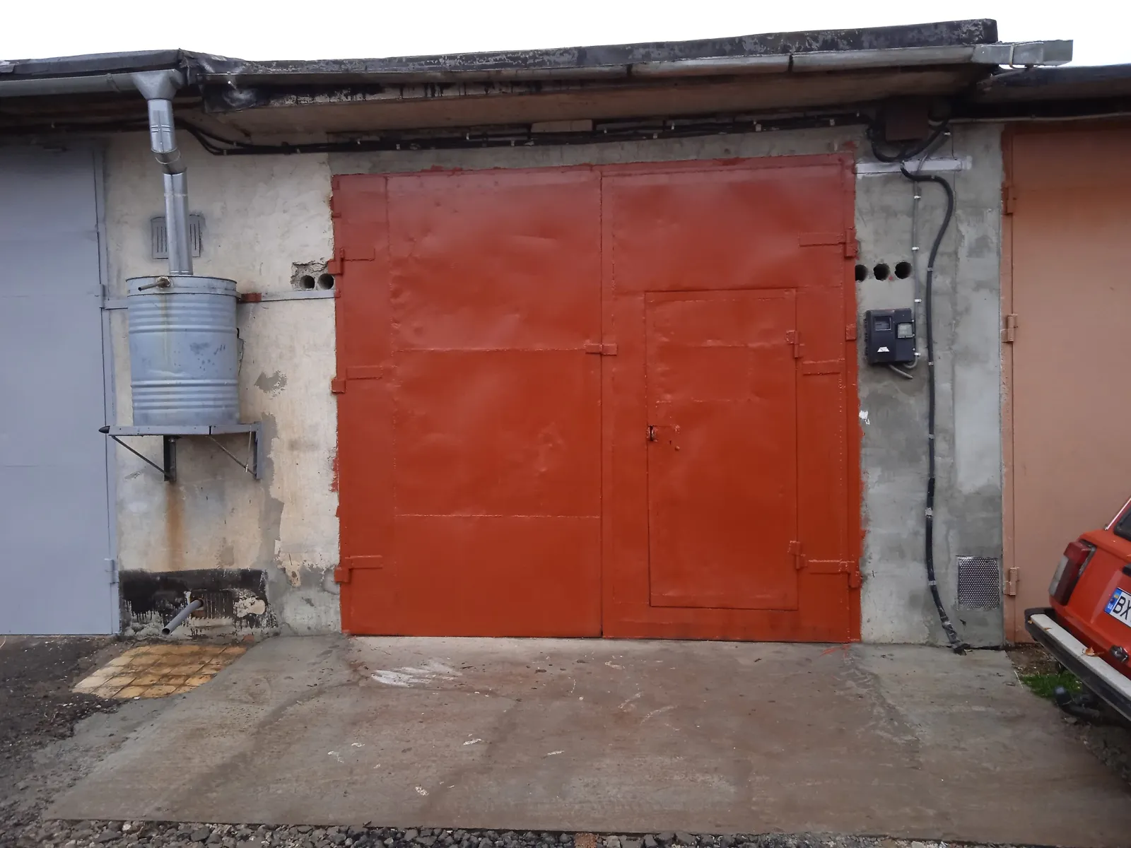 Продается отдельно стоящий гараж под бус на 27.7 кв. м, цена: 12000 $ - фото 1