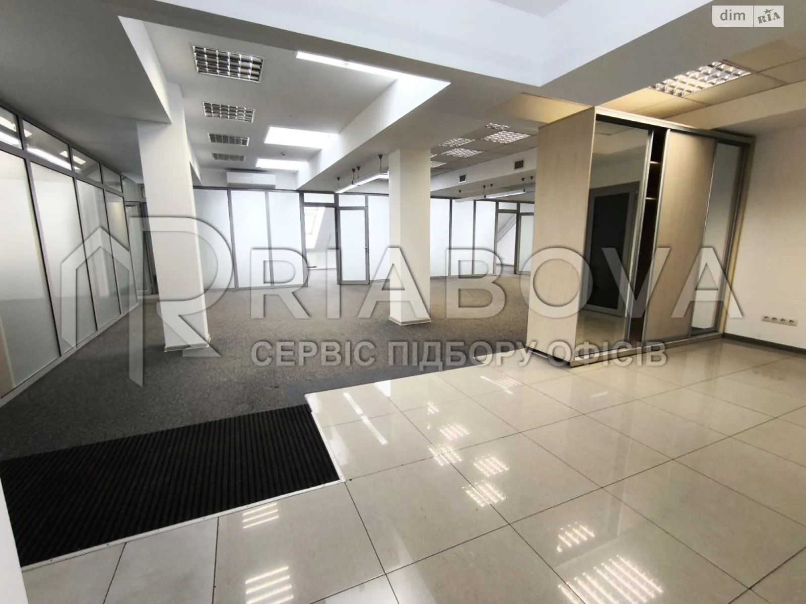 Сдается в аренду офис 400 кв. м в бизнес-центре, цена: 6240 $ - фото 1