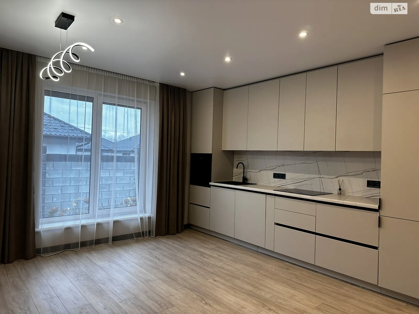 Продается одноэтажный дом 100 кв. м с балконом, цена: 171000 $ - фото 1