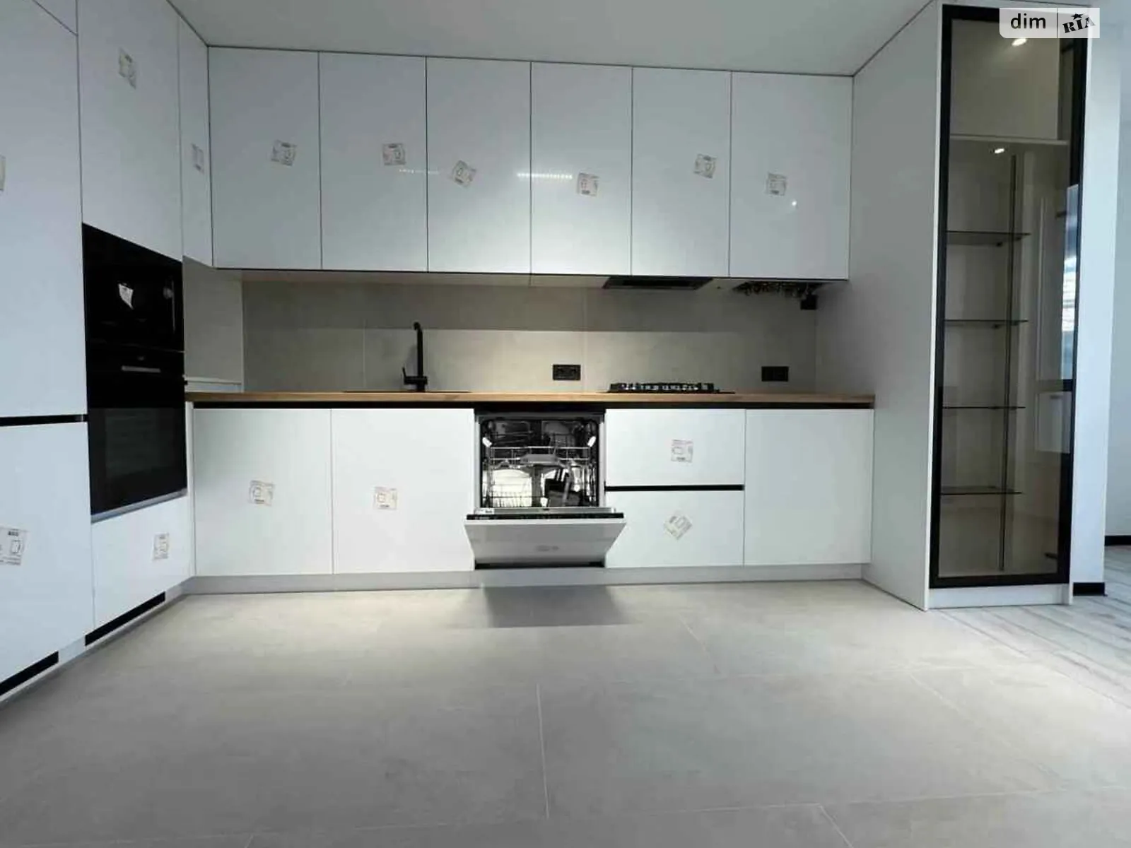 Продается 1-комнатная квартира 43.1 кв. м в Львове, ул. Миклеша Карла, 19 - фото 1