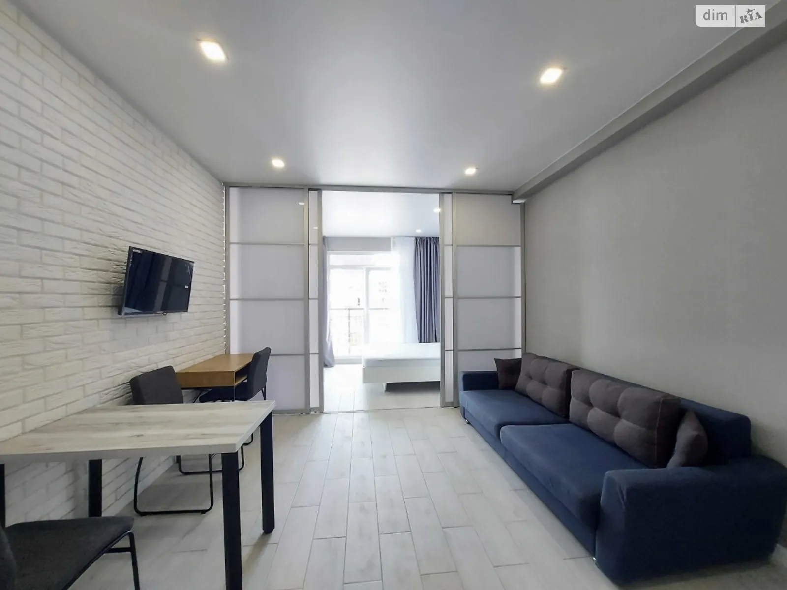 Продается 1-комнатная квартира 40 кв. м в Киеве, ул. Михаила Максимовича, 26Б - фото 1