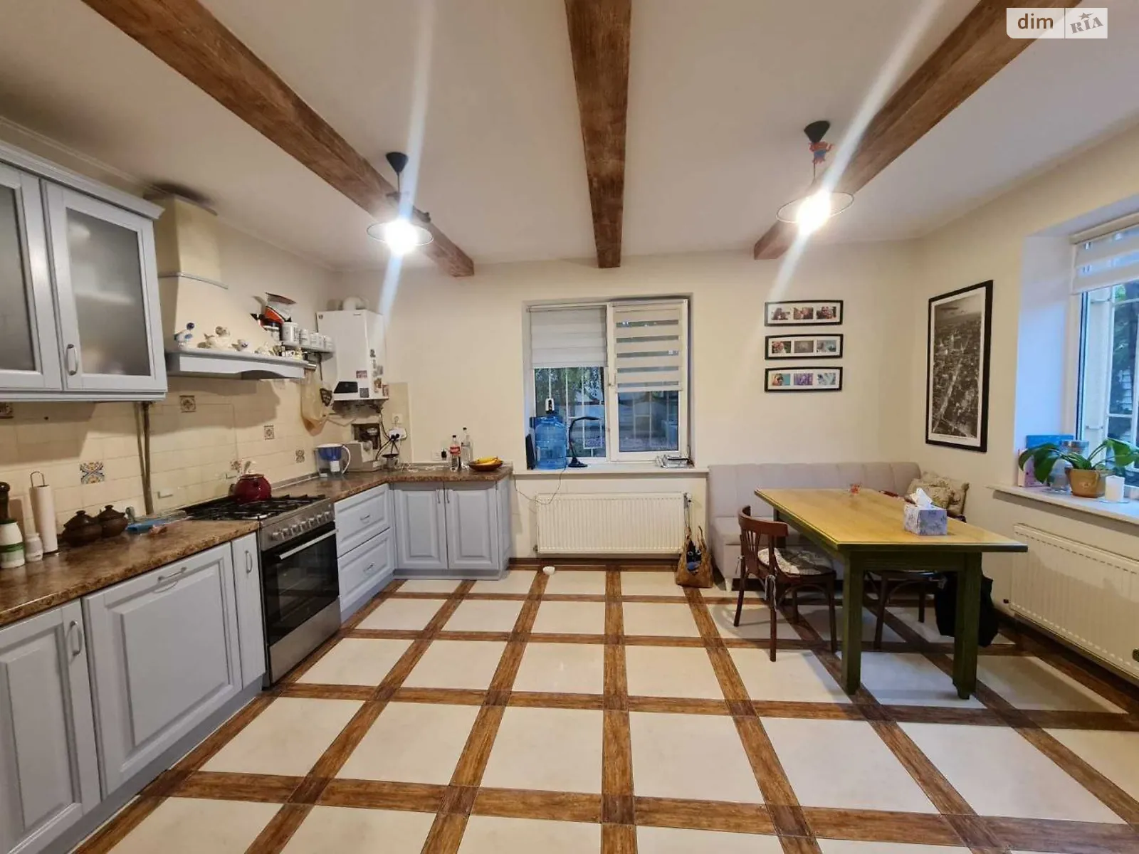 Продается дом на 2 этажа 180 кв. м с подвалом, цена: 165000 $ - фото 1