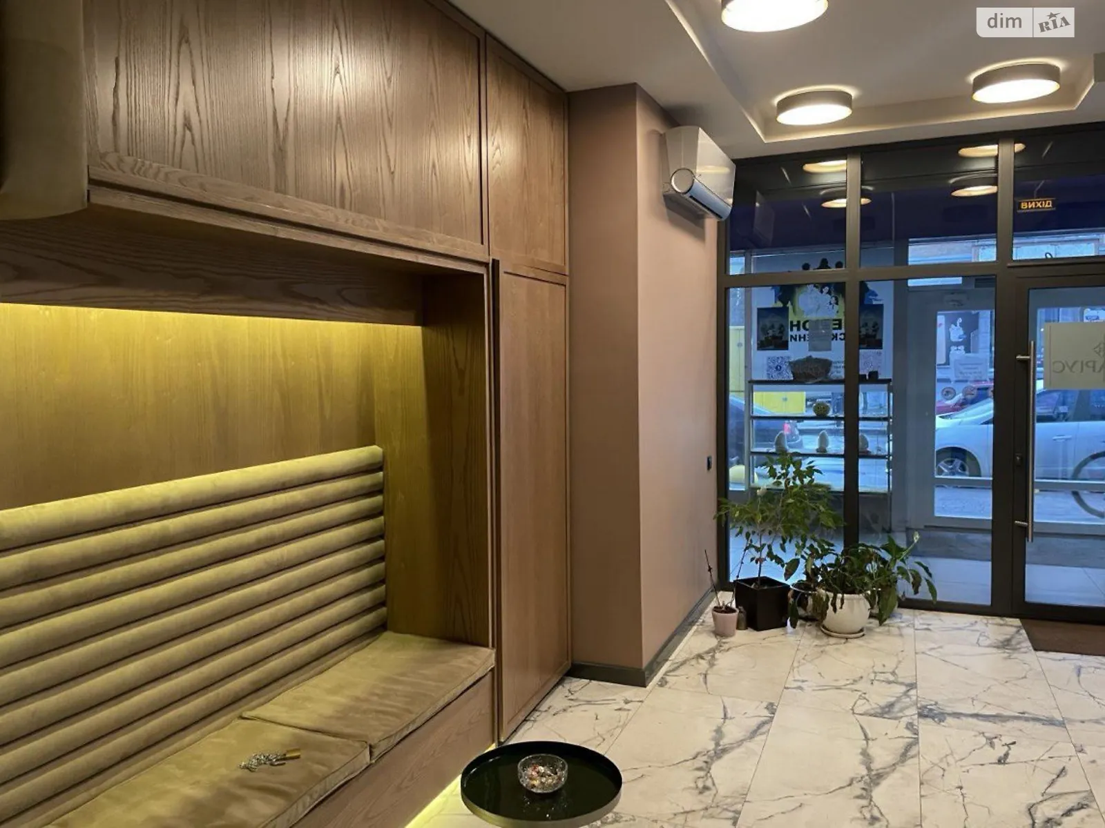 Сдается в аренду помещения свободного назначения 98.8 кв. м в 6-этажном здании, цена: 60000 грн - фото 1