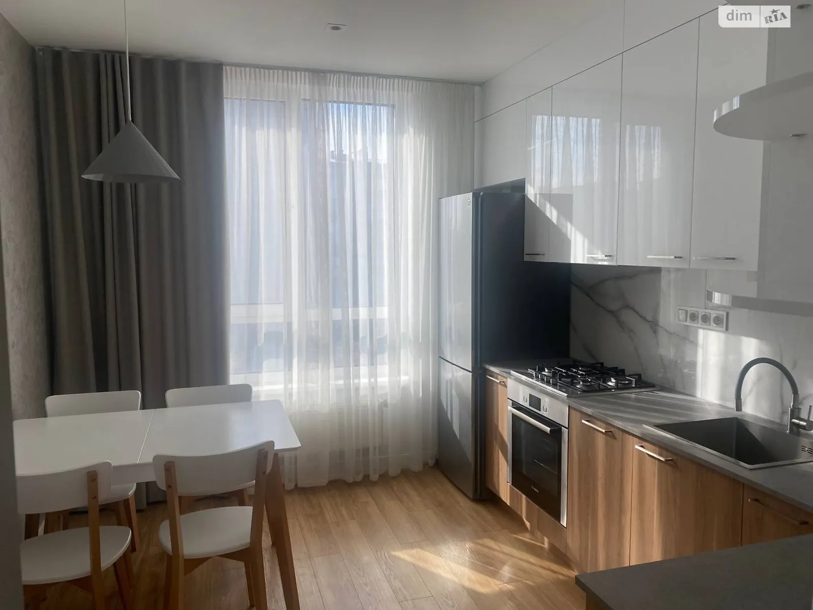 Здається в оренду 2-кімнатна квартира 61 кв. м у, цена: 650 $ - фото 1