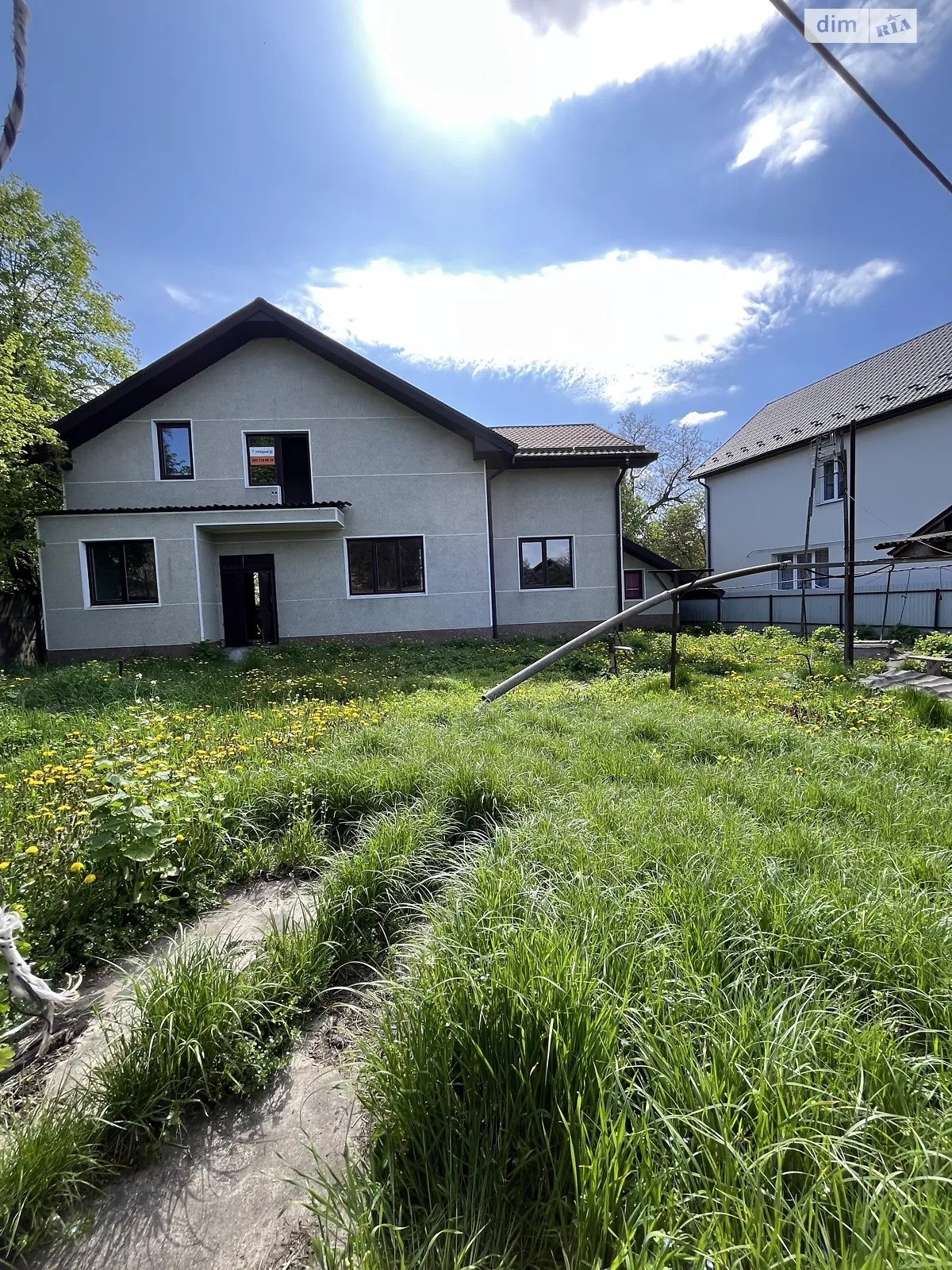 Продается дом на 2 этажа 211 кв. м с мансардой, цена: 150000 € - фото 1