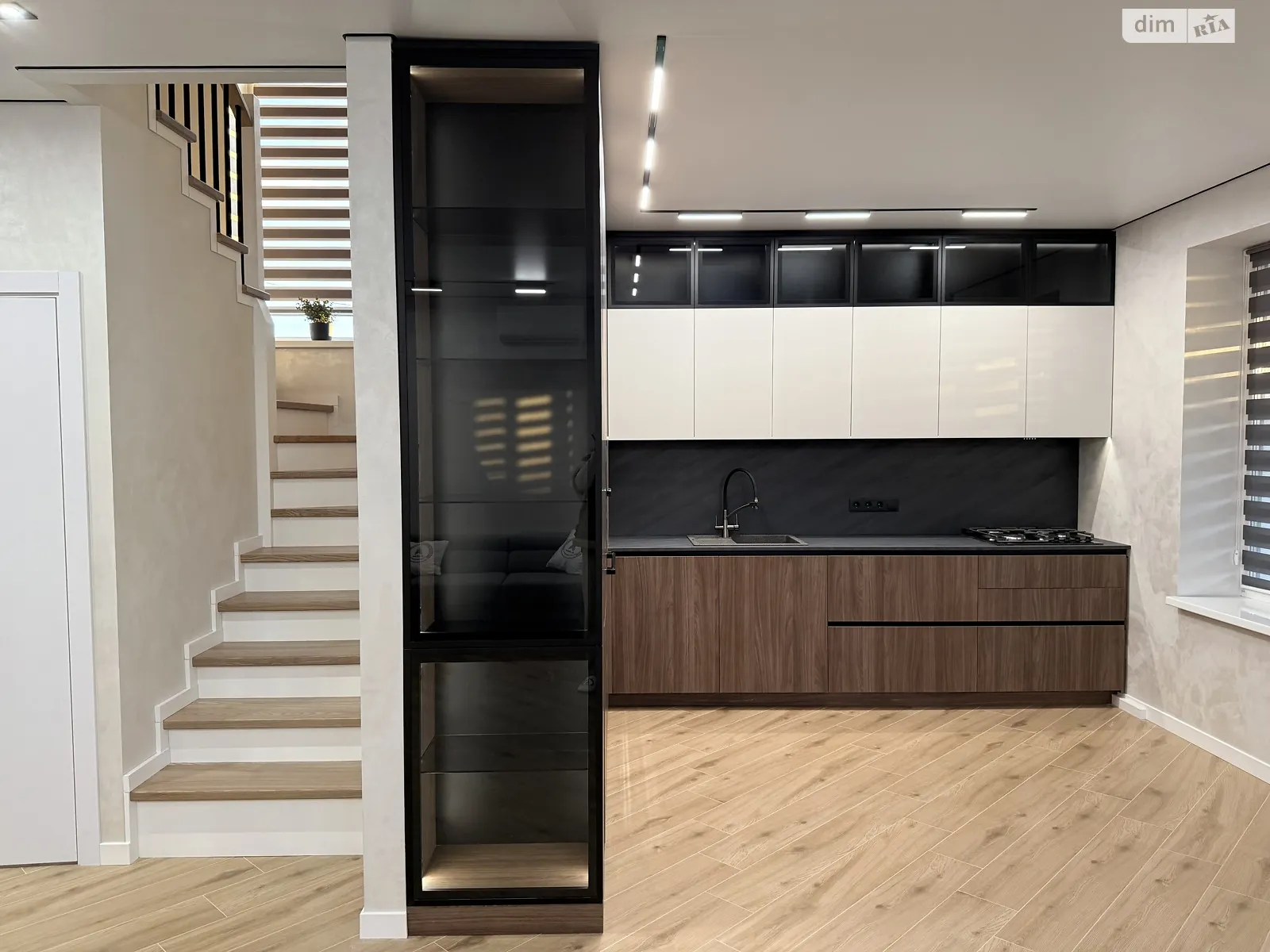 Продается дом на 2 этажа 143 кв. м с террасой, цена: 236999 $ - фото 1