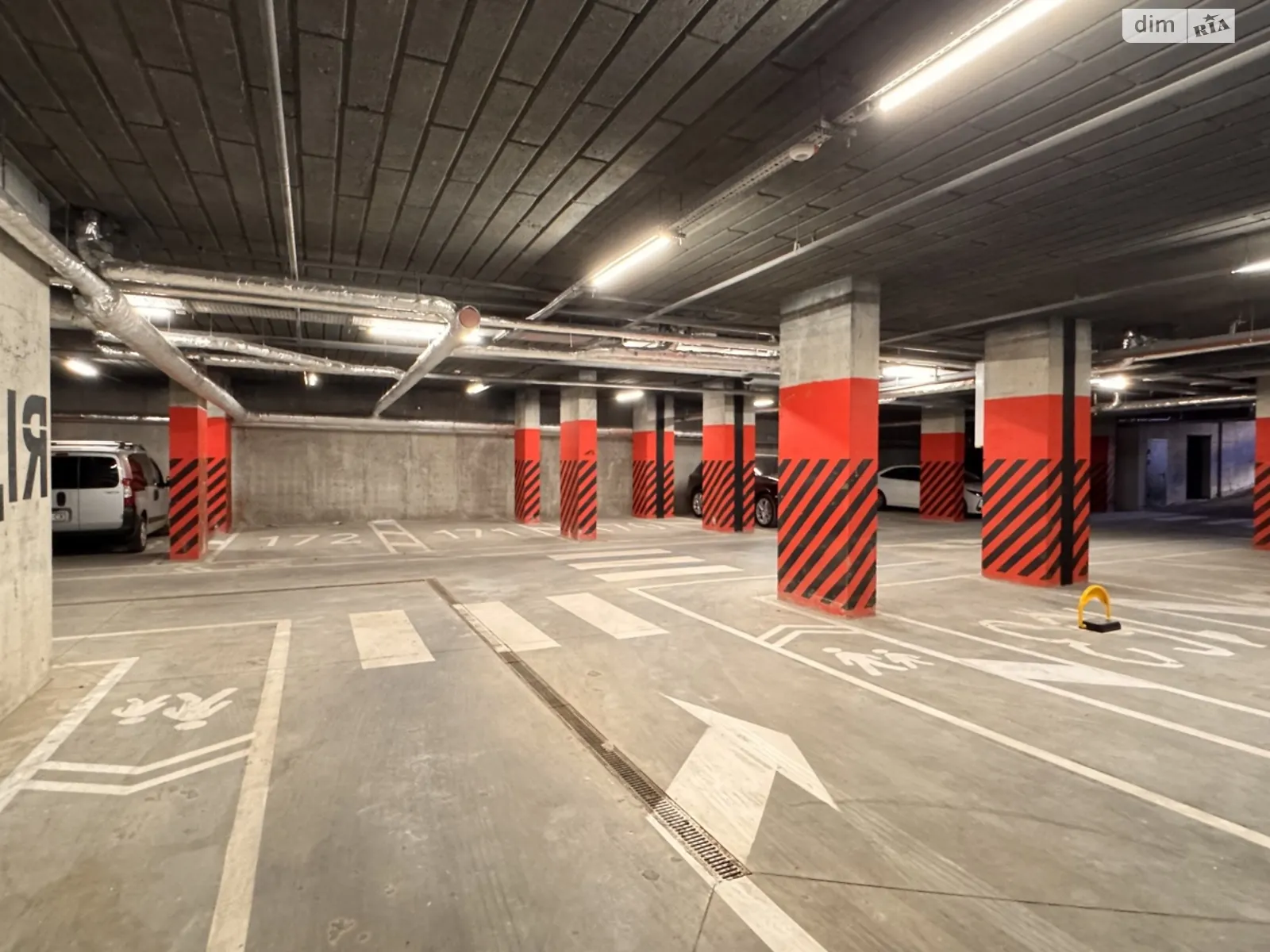 Продается подземный паркинг под легковое авто на 18 кв. м, цена: 40000 $ - фото 1