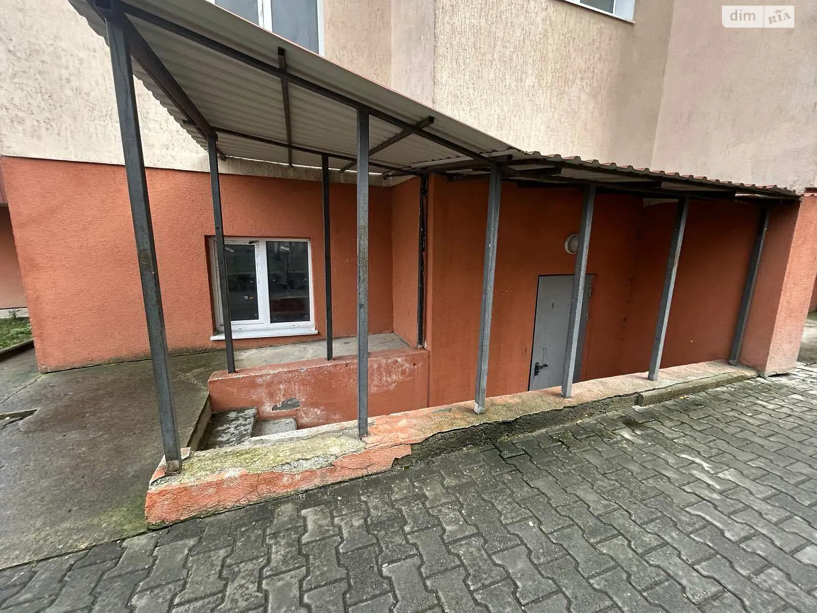 Сдается в аренду помещения свободного назначения 79 кв. м в 10-этажном здании, цена: 12000 грн - фото 1