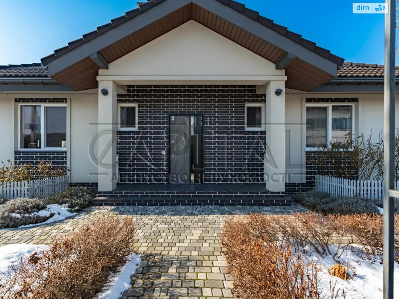 Сдается в аренду одноэтажный дом 103 кв. м с участком, цена: 1750 $ - фото 1