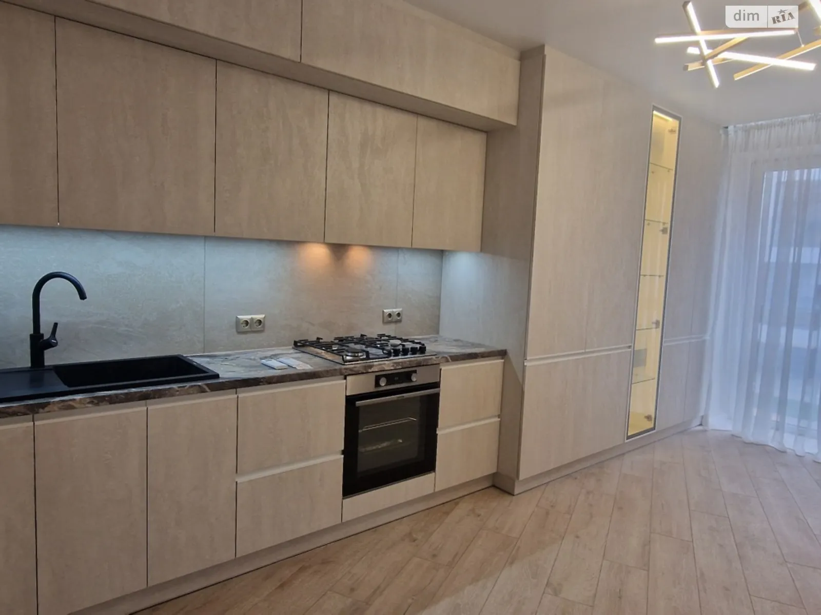 Продается 1-комнатная квартира 48 кв. м в Виннице, ул. Праведников мира(Максимовича) - фото 1