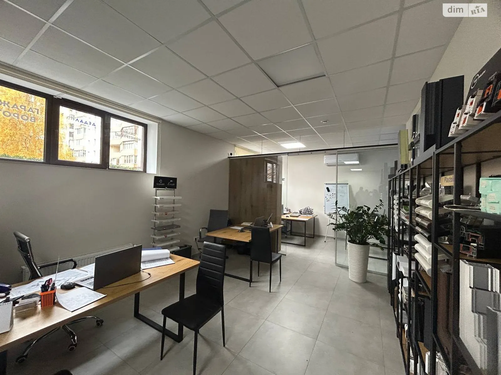 Здається в оренду приміщення вільного призначення 94 кв. м в 1-поверховій будівлі, цена: 20000 грн - фото 1