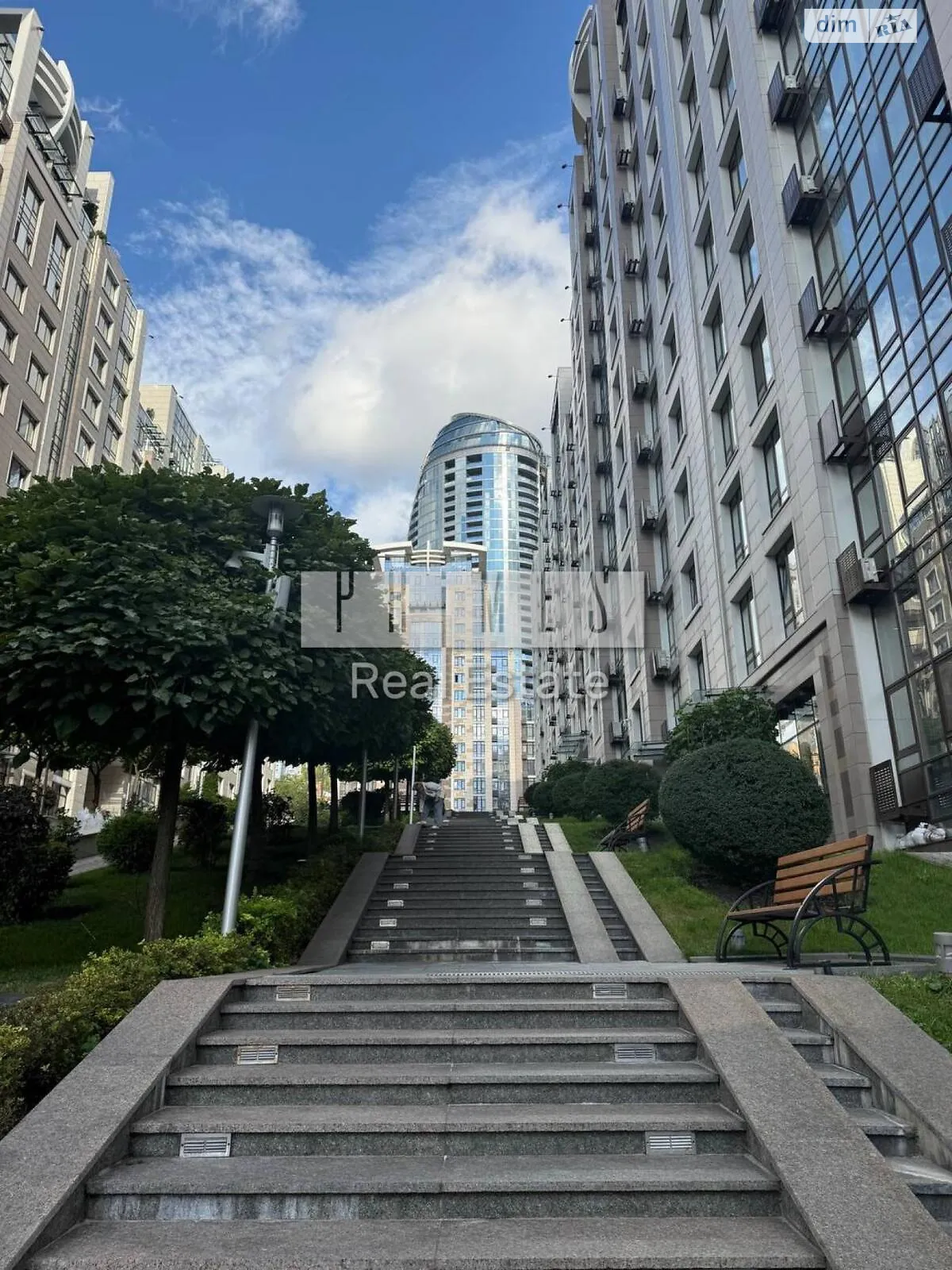 Сдается в аренду офис 90 кв. м в бизнес-центре, цена: 1500 $ - фото 1