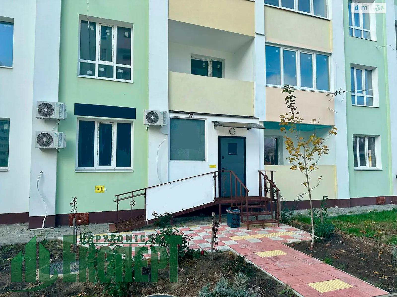 Продается офис 44 кв. м в бизнес-центре, цена: 45000 $ - фото 1