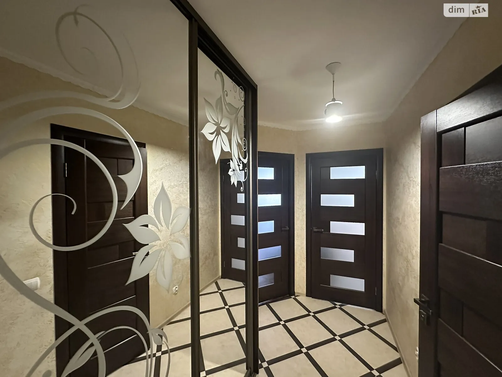 1-комнатная квартира 44 кв. м в Тернополе, ул. Яремы - фото 1