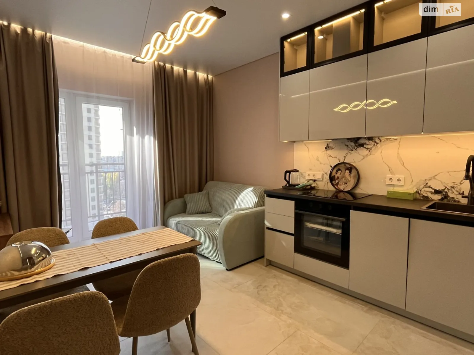 Продается 1-комнатная квартира 42 кв. м в Одессе, ул. Краснова - фото 1