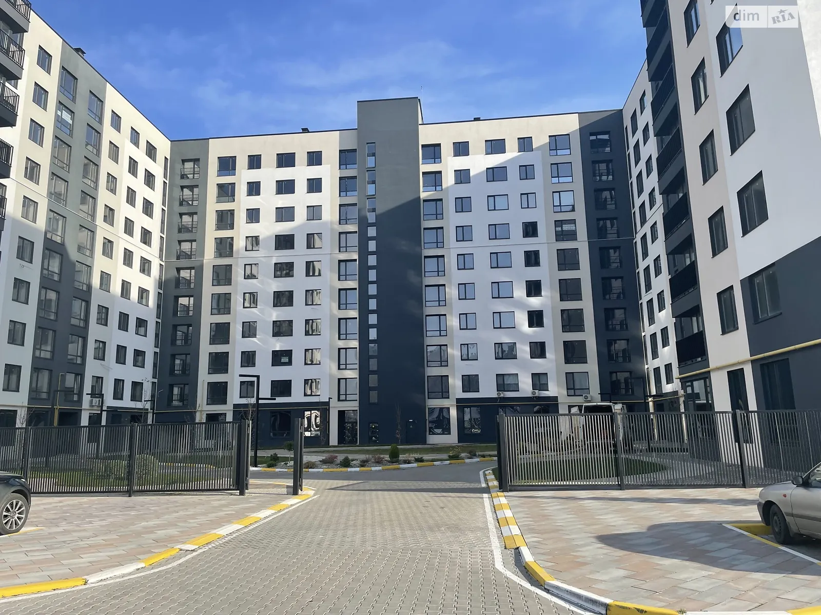 Продается 1-комнатная квартира 38 кв. м в Буче, ул. Николая Мозгового, 2 - фото 1