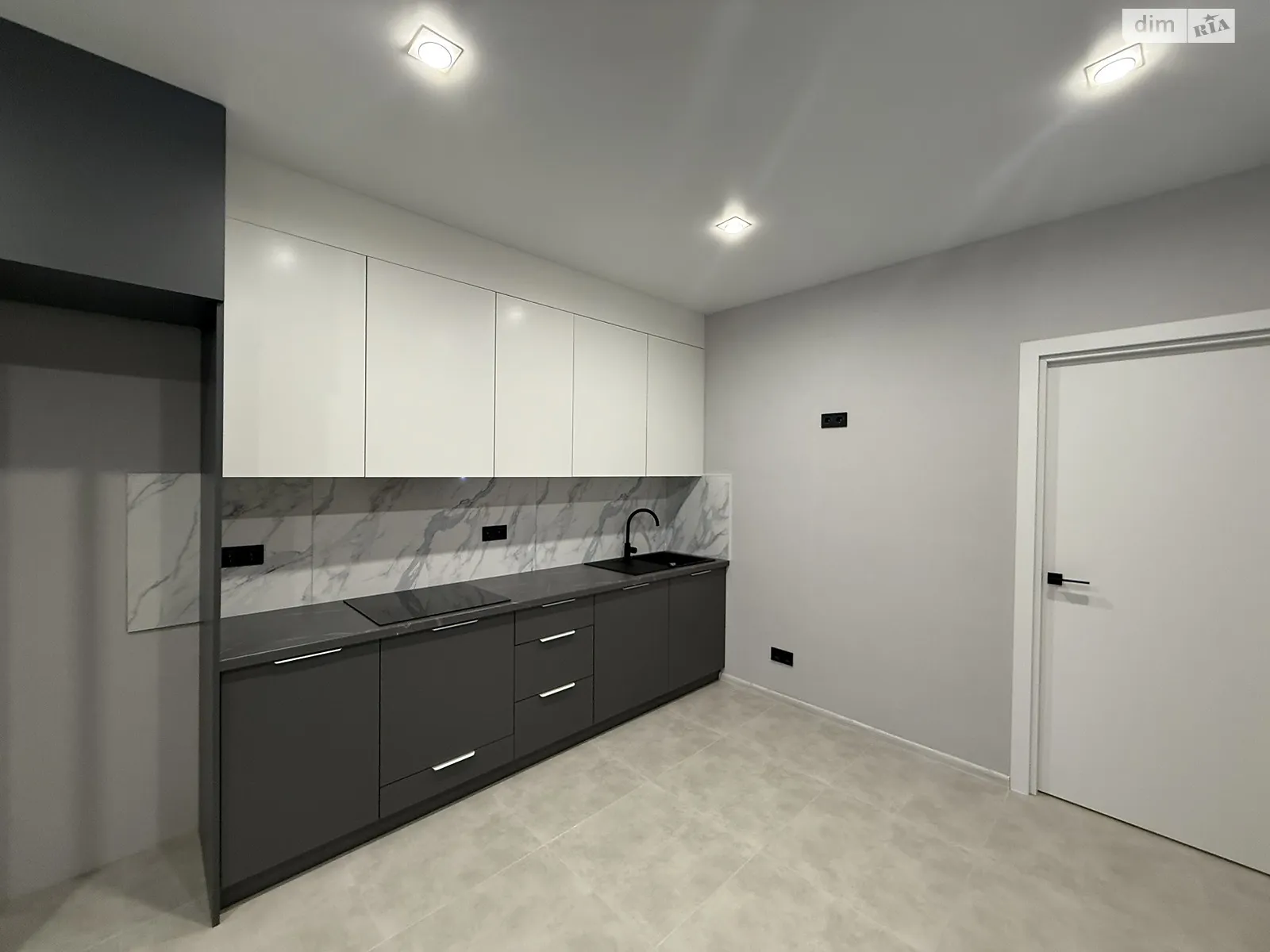 Продается 3-комнатная квартира 78 кв. м в Виннице, ул. Александровская, 1 - фото 1