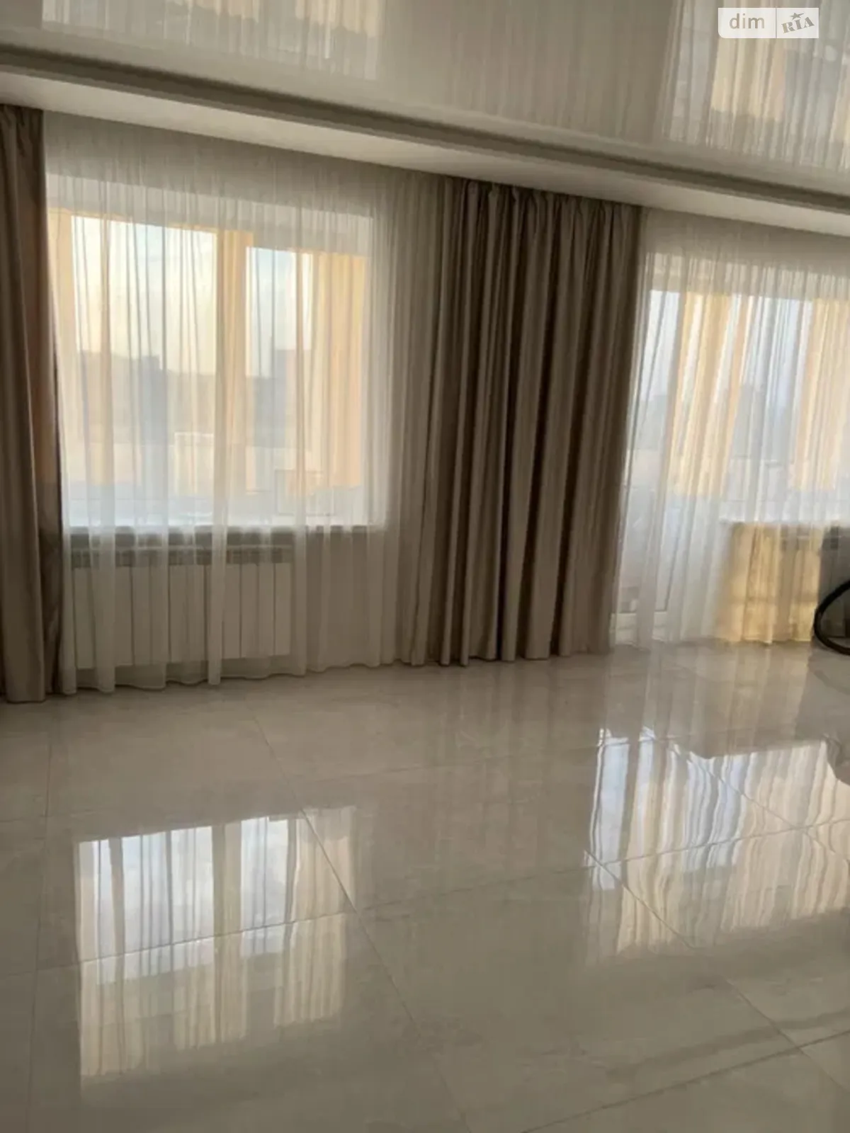 Продается 5-комнатная квартира 115 кв. м в Киеве, ул. Левка Лукьяненко, 13А - фото 1