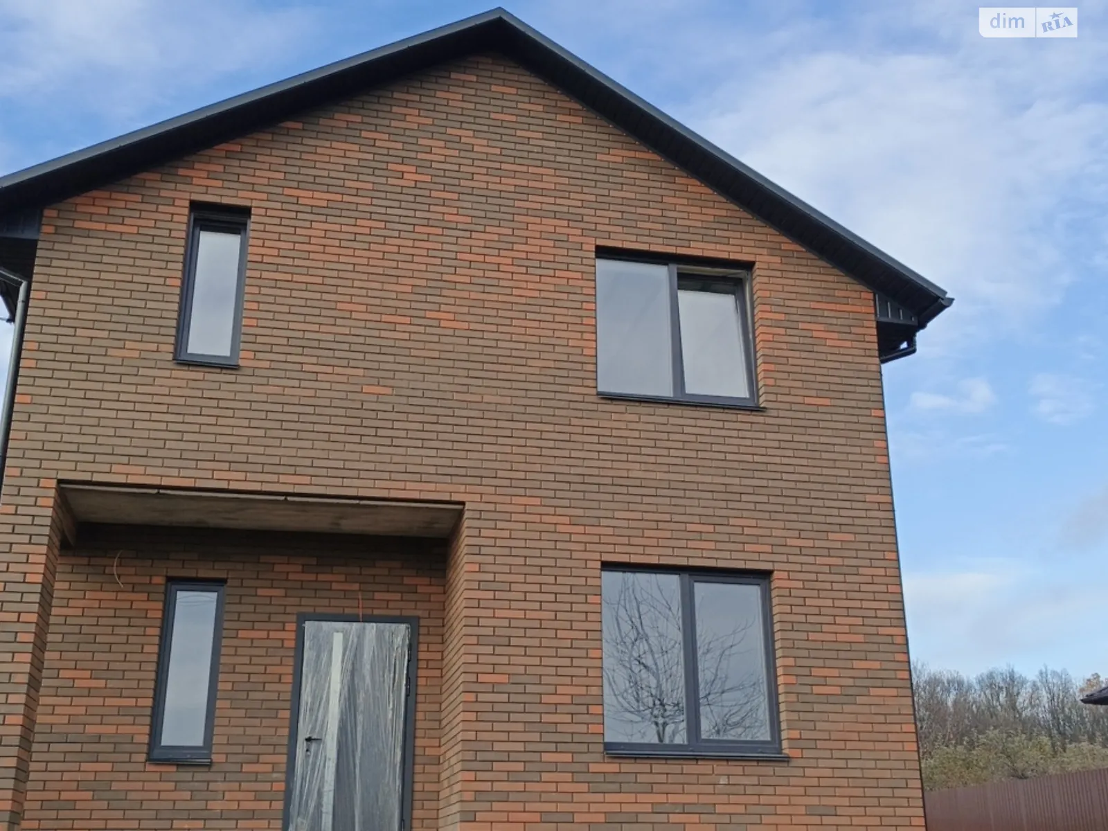 Продается дом на 2 этажа 105 кв. м с гаражом, цена: 85000 $ - фото 1