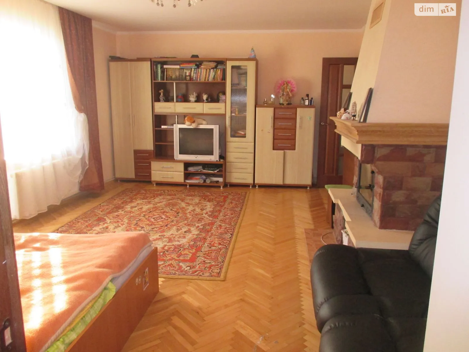 Продается дом на 3 этажа 156 кв. м с балконом, цена: 47000 $ - фото 1