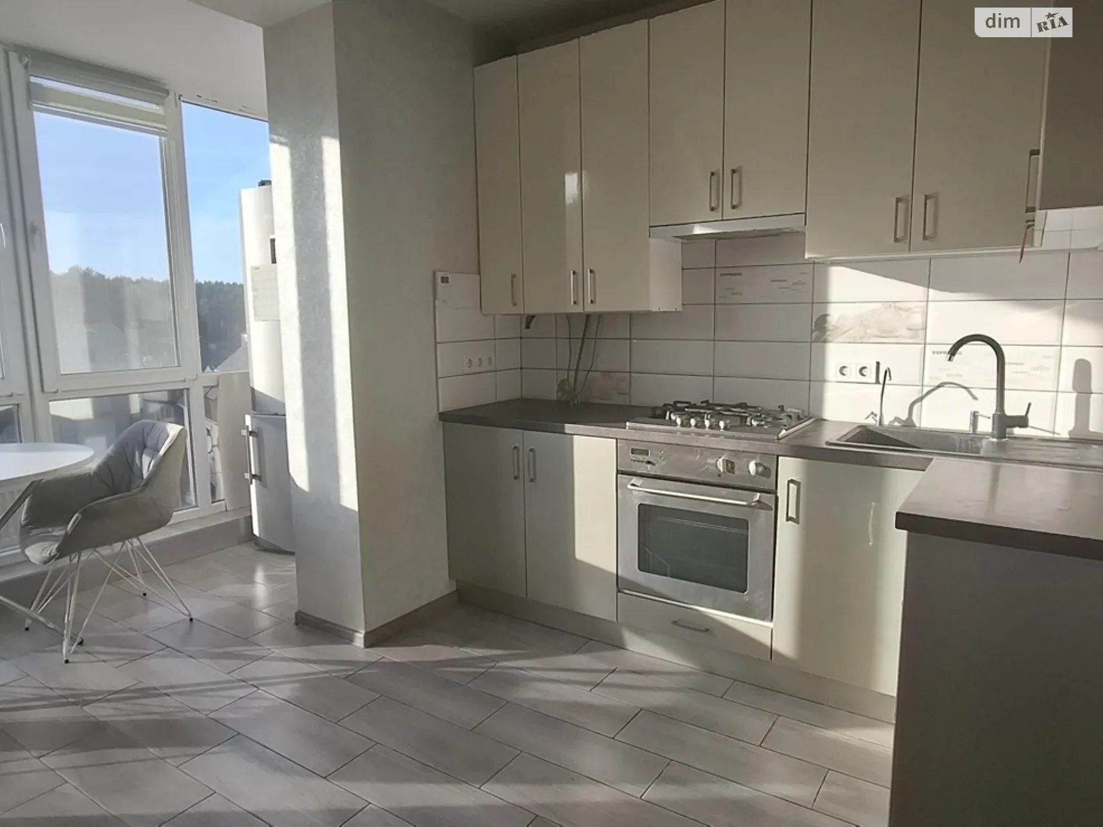 Продается 1-комнатная квартира 35 кв. м в Ирпене, ул. Дмитрия Павлычко(Есенина), 32 - фото 1