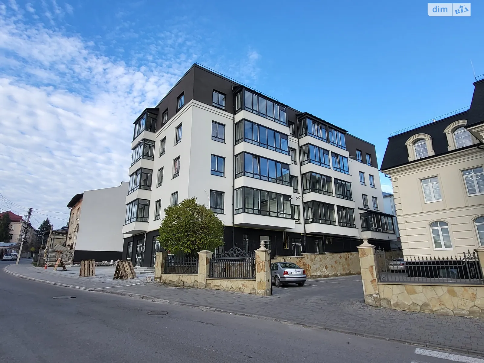 2-комнатная квартира 68.4 кв. м в Тернополе, ул. Глиняная - фото 1