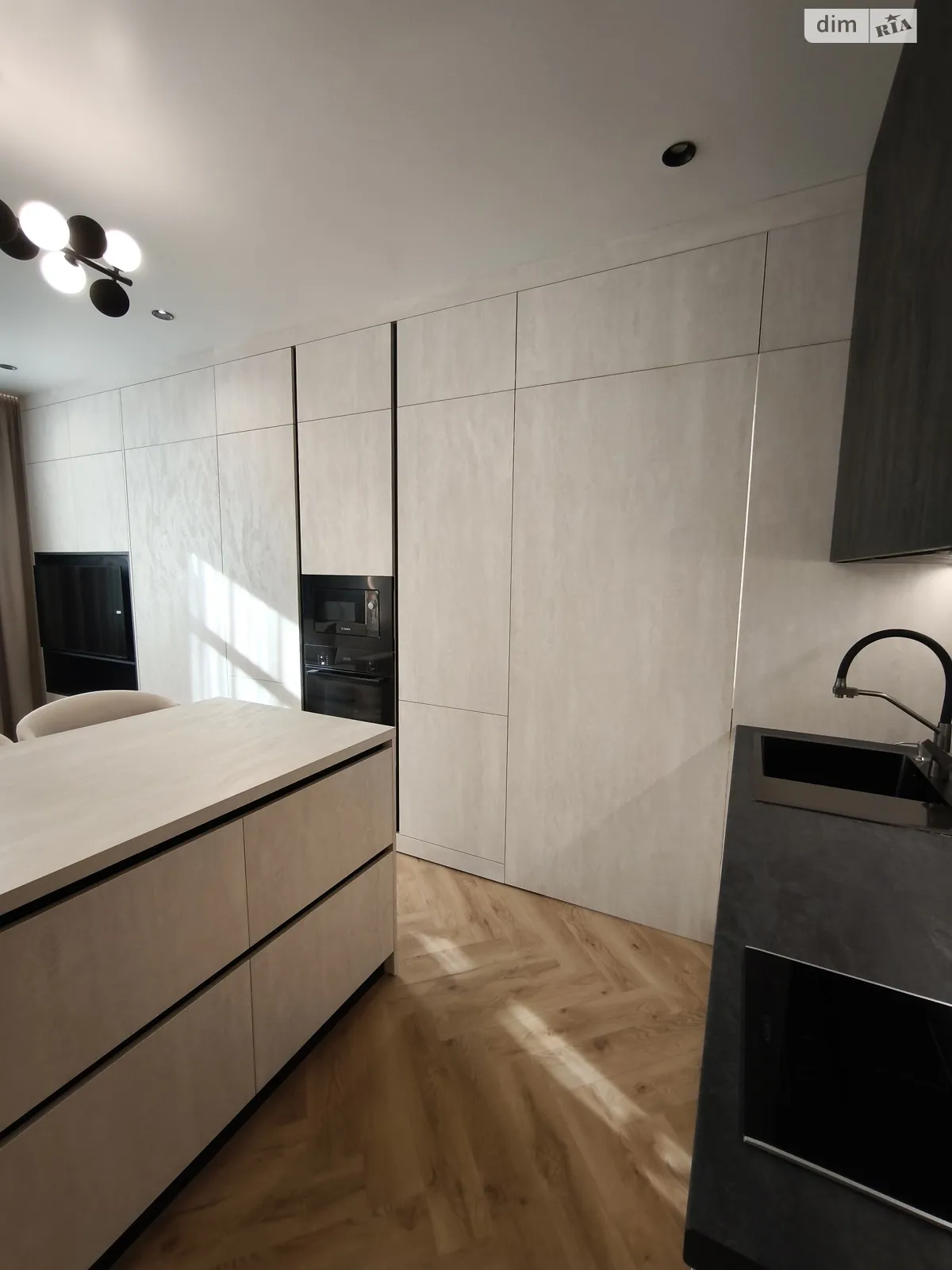 Продается 1-комнатная квартира 42.3 кв. м в Одессе, ул. Краснова, 1Б - фото 1