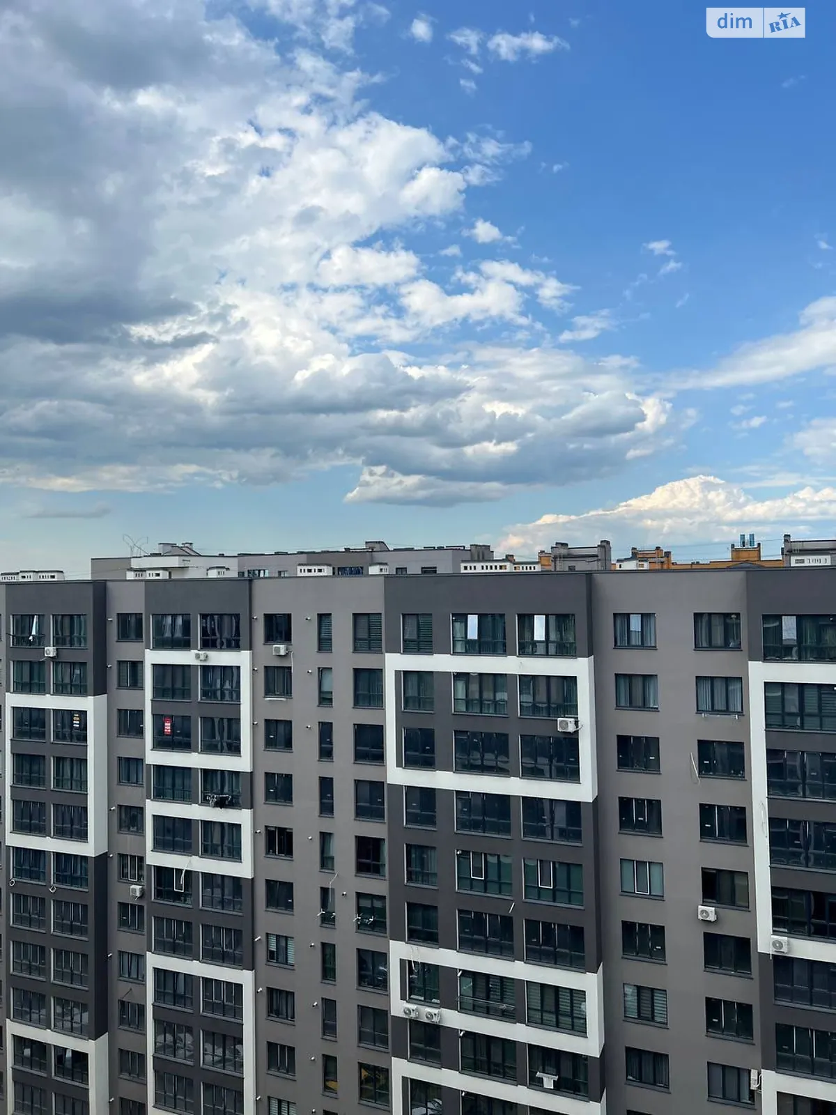 Продается 3-комнатная квартира 90.4 кв. м в Угорниках, ул. Героев Николаева(Сеченова), 129А корпус 14 - фото 1