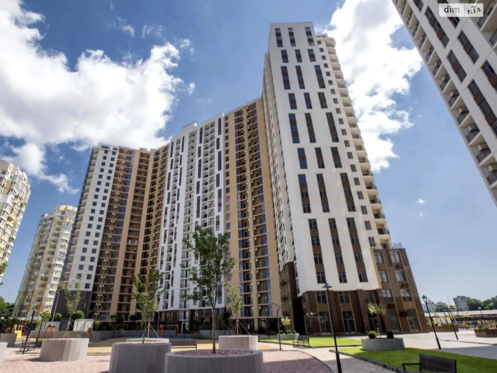 Продается 1-комнатная квартира 41 кв. м в Одессе, ул. Краснова, 1В - фото 1