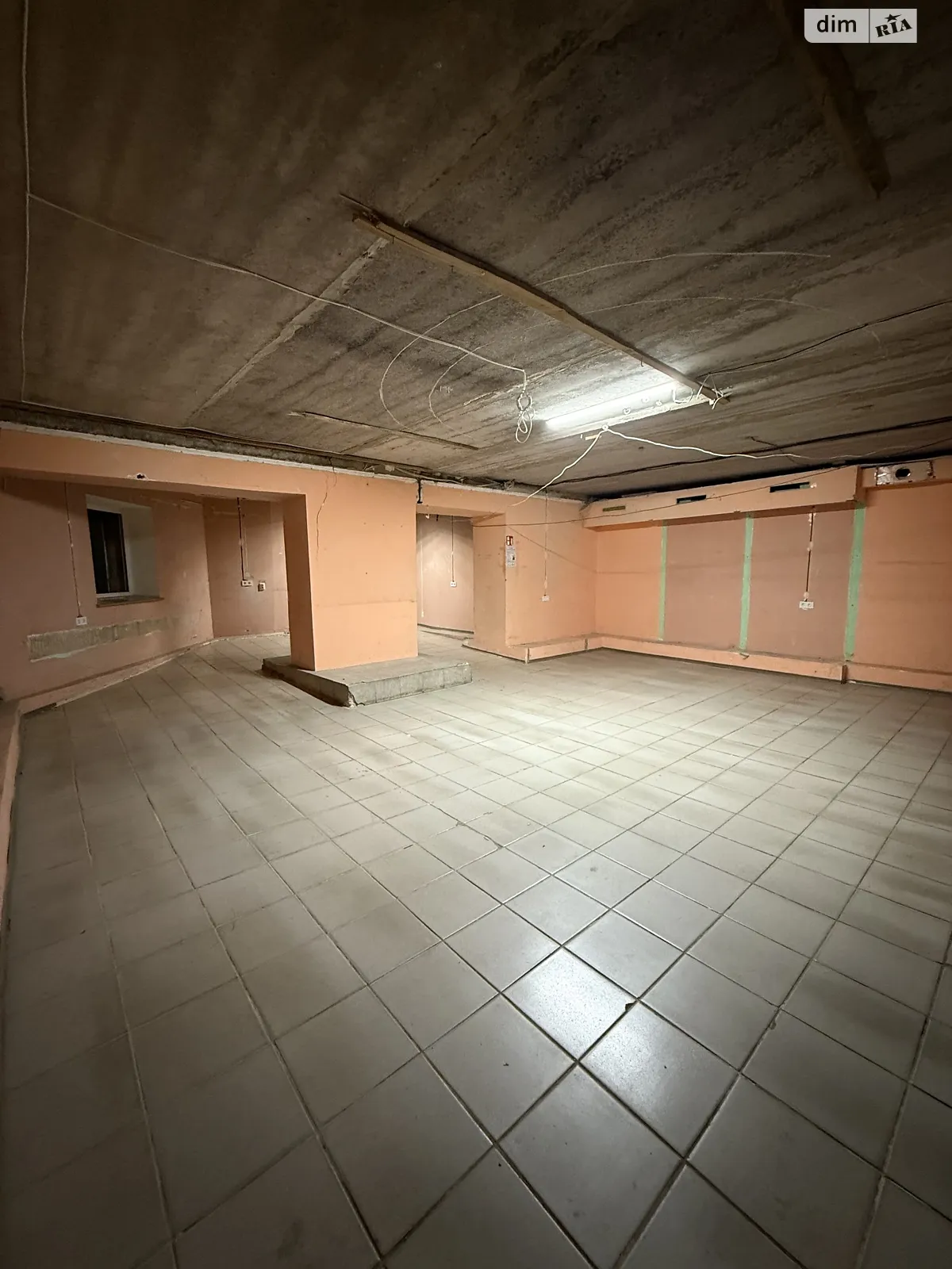 Сдается в аренду помещения свободного назначения 417.2 кв. м в 3-этажном здании, цена: 55000 грн - фото 1