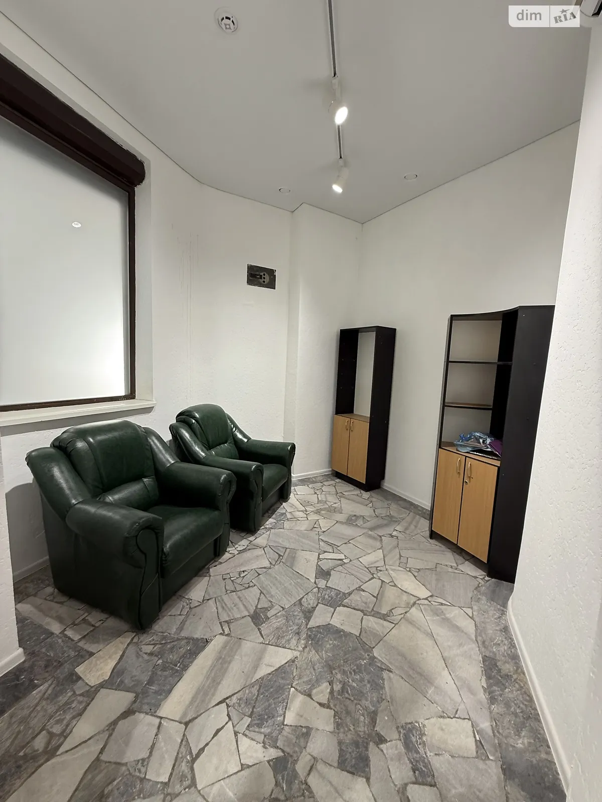 Сдается в аренду офис 52 кв. м в бизнес-центре, цена: 15000 грн - фото 1