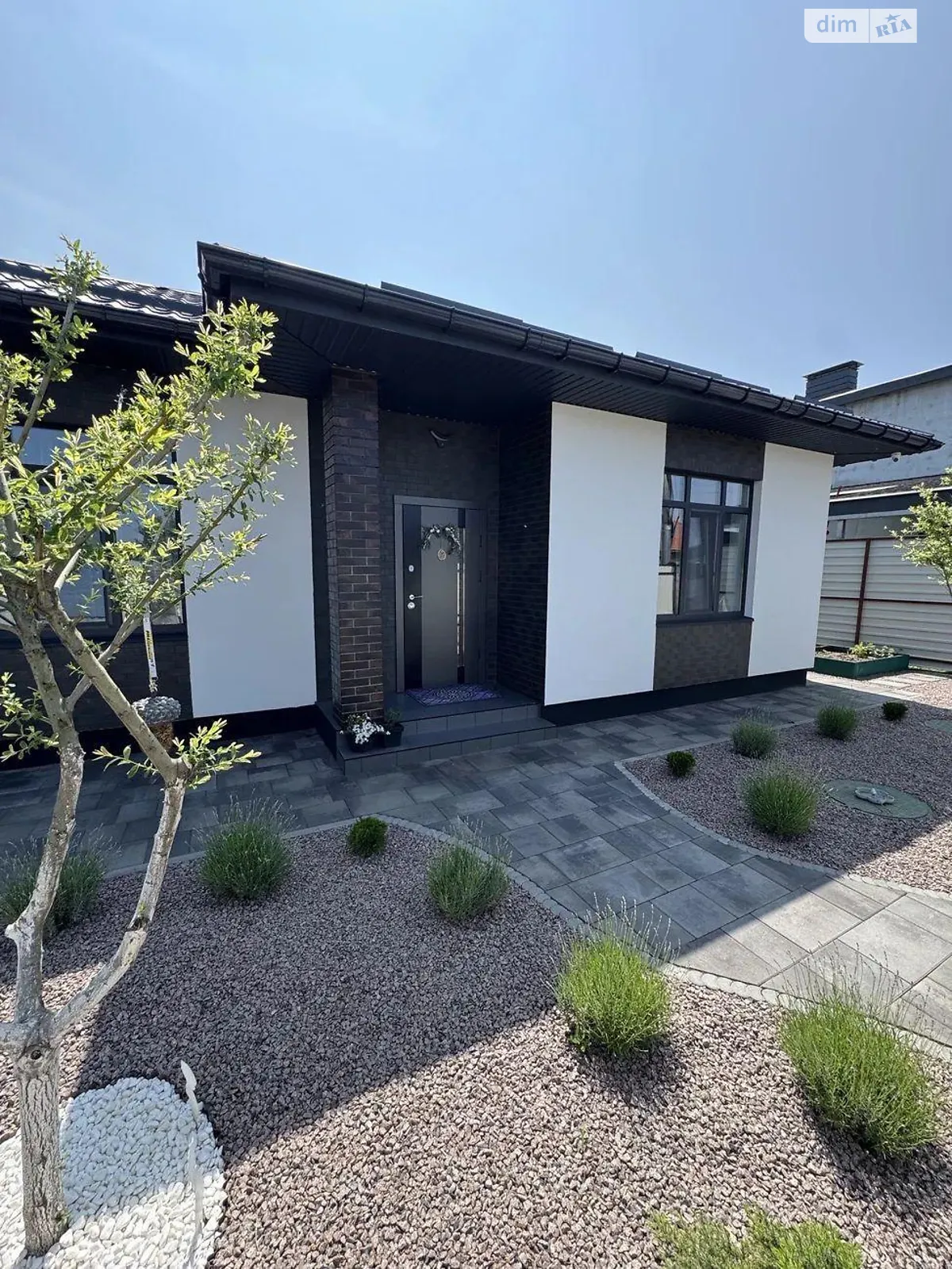 Продается дом на 2 этажа 160 кв. м с садом, цена: 255000 $ - фото 1