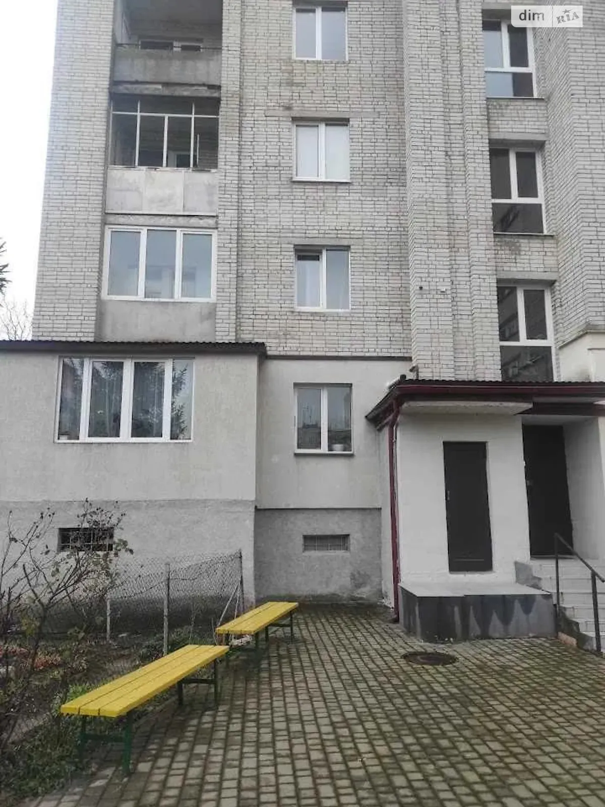 Продается 3-комнатная квартира 70 кв. м в Винниках, ул. Кольцевая, 5 - фото 1