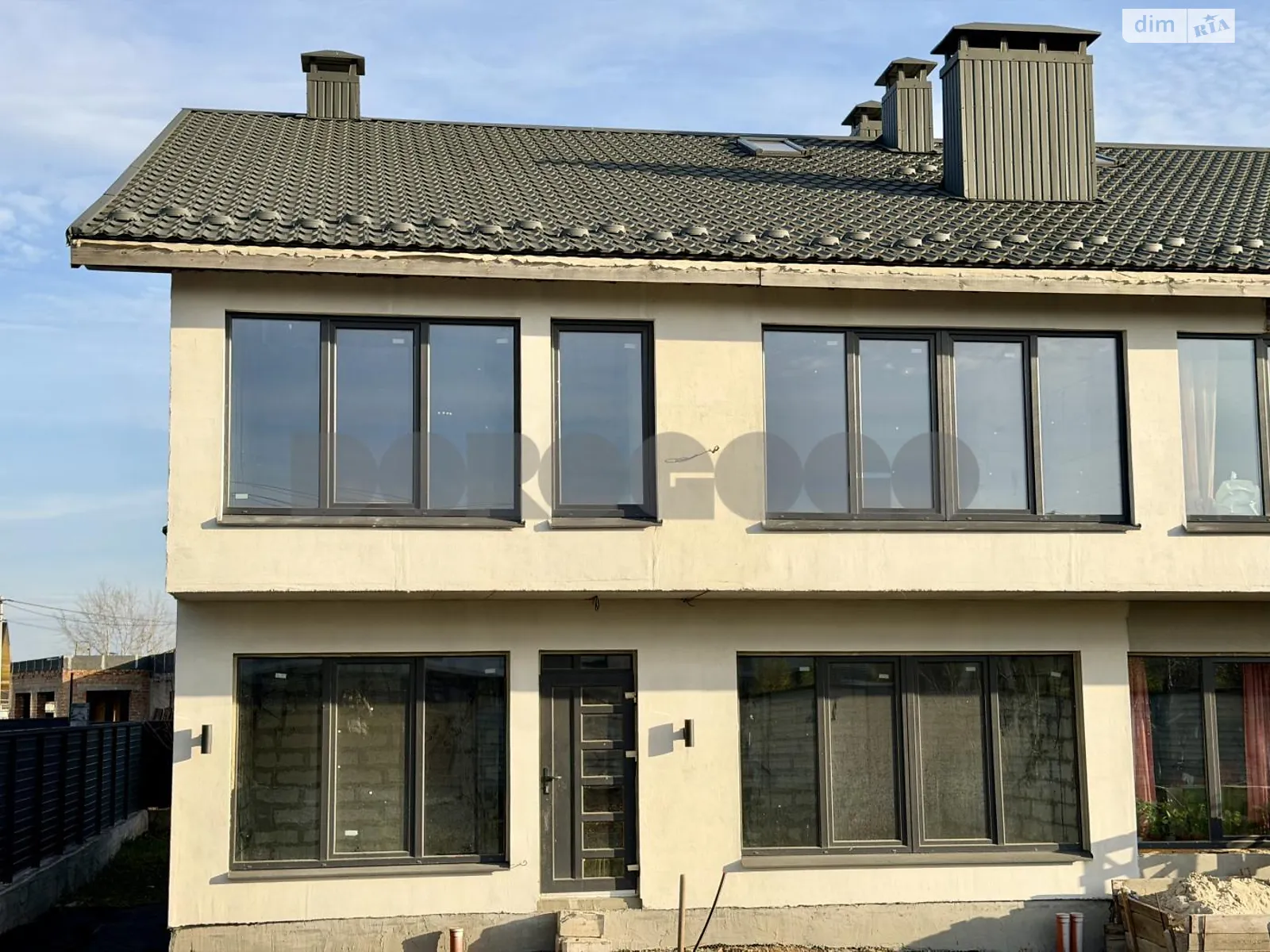 Продается дом на 2 этажа 170 кв. м с подвалом, цена: 107000 $ - фото 1