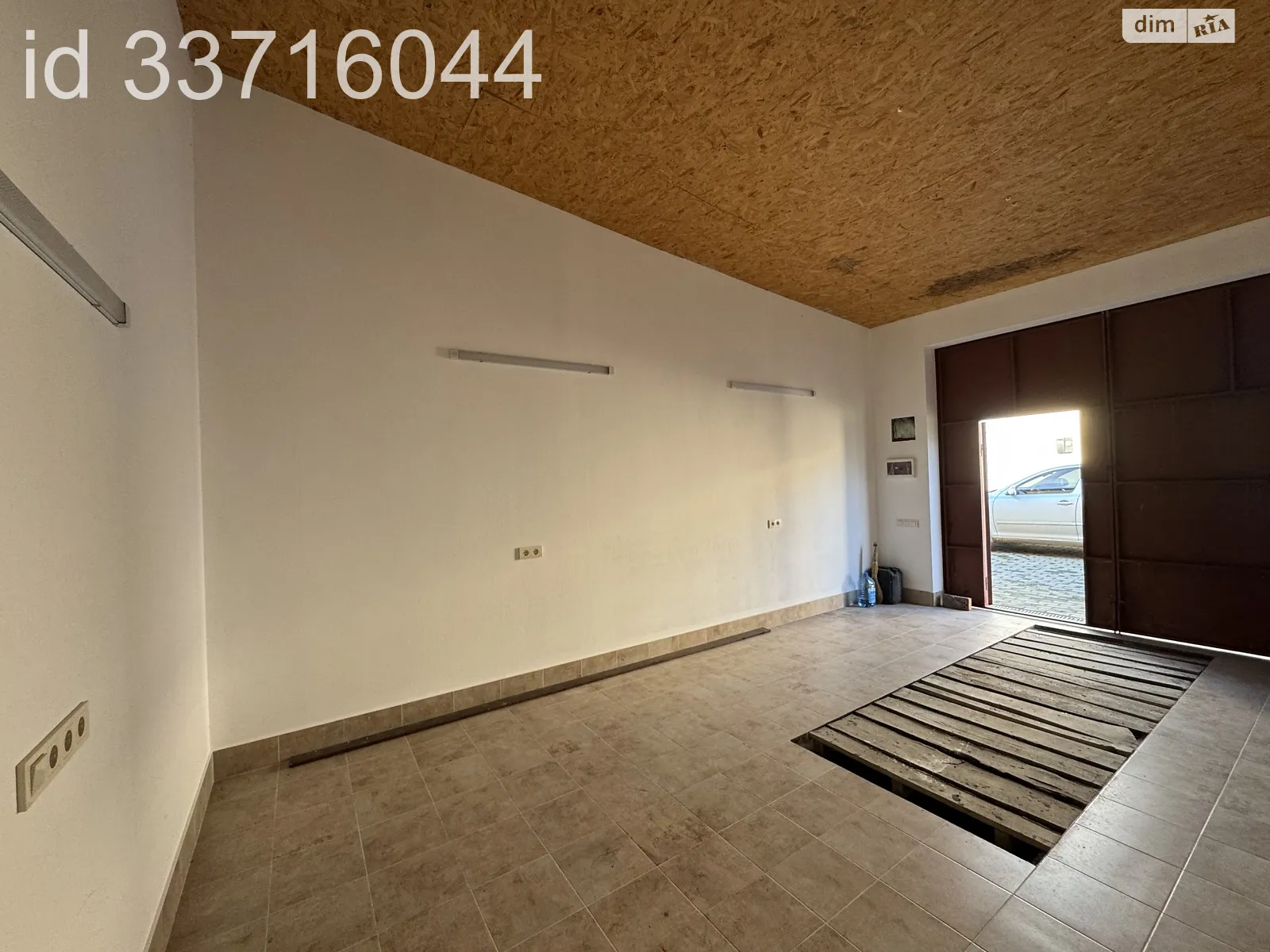 Сдается в аренду отдельно стоящий гараж универсальный на 24 кв. м, цена: 5000 грн - фото 1