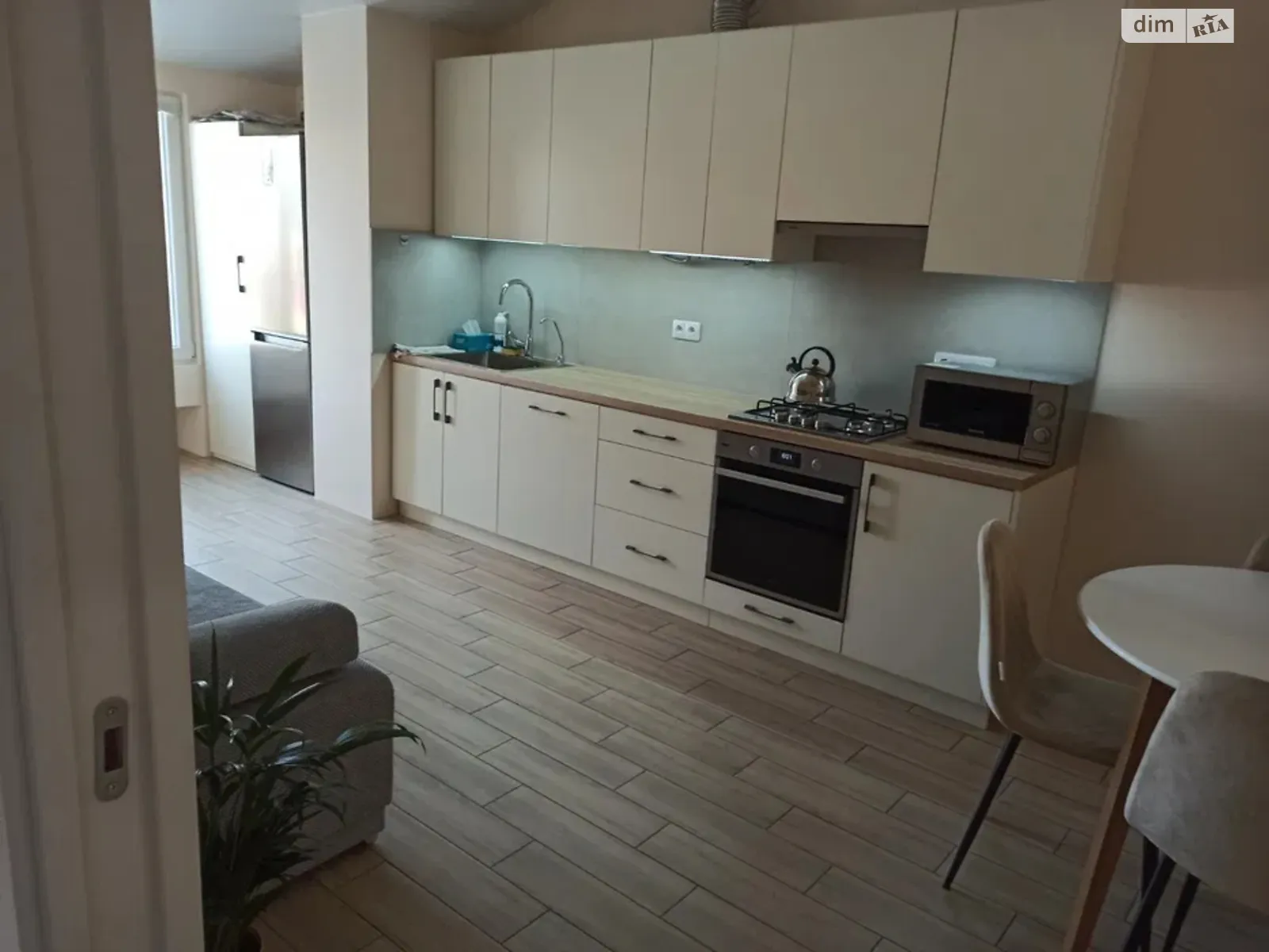 Продается 1-комнатная квартира 50 кв. м в Львове, ул. Космическая, 3 - фото 1