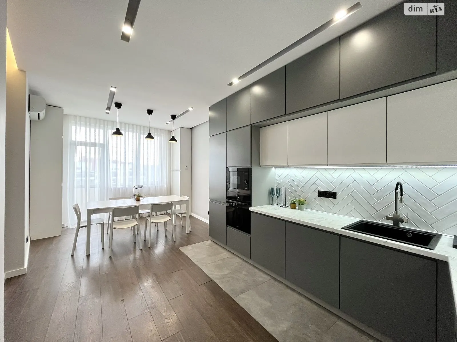 Сдается в аренду 2-комнатная квартира 80 кв. м в Львове, ул. Бережанская, 54 - фото 1