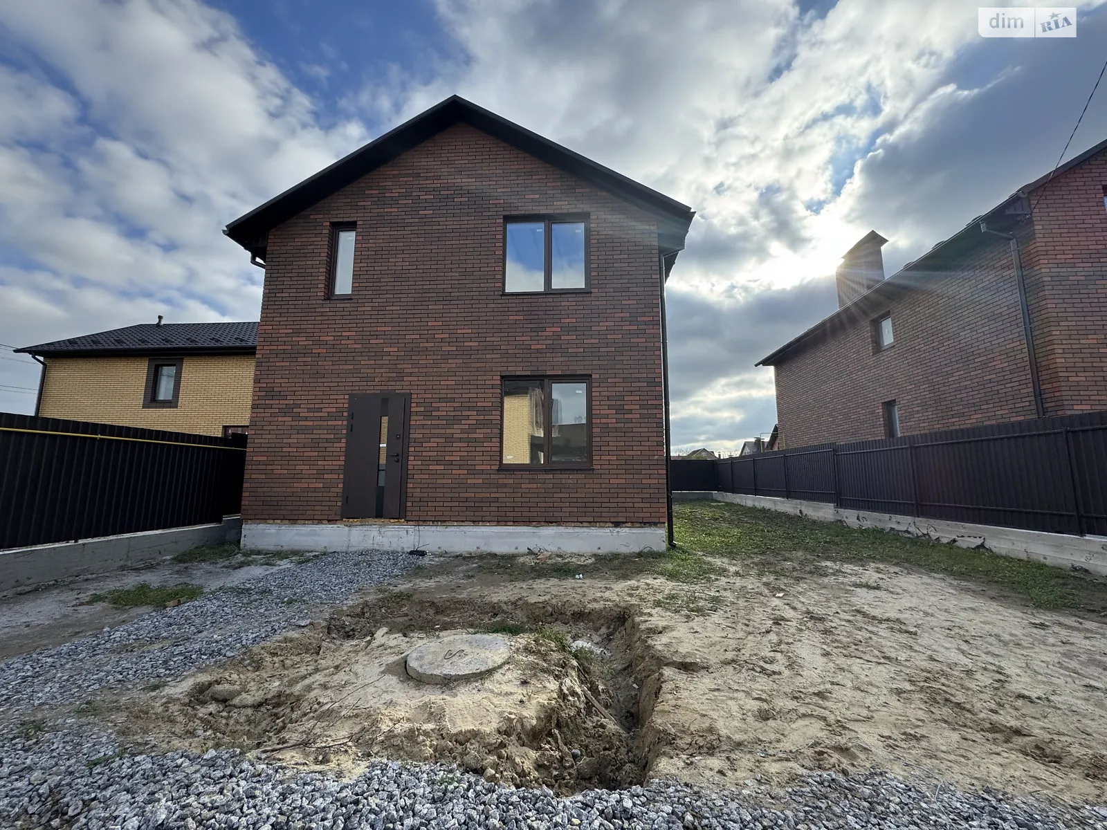 Продается дом на 2 этажа 130 кв. м с террасой, цена: 89000 $ - фото 1