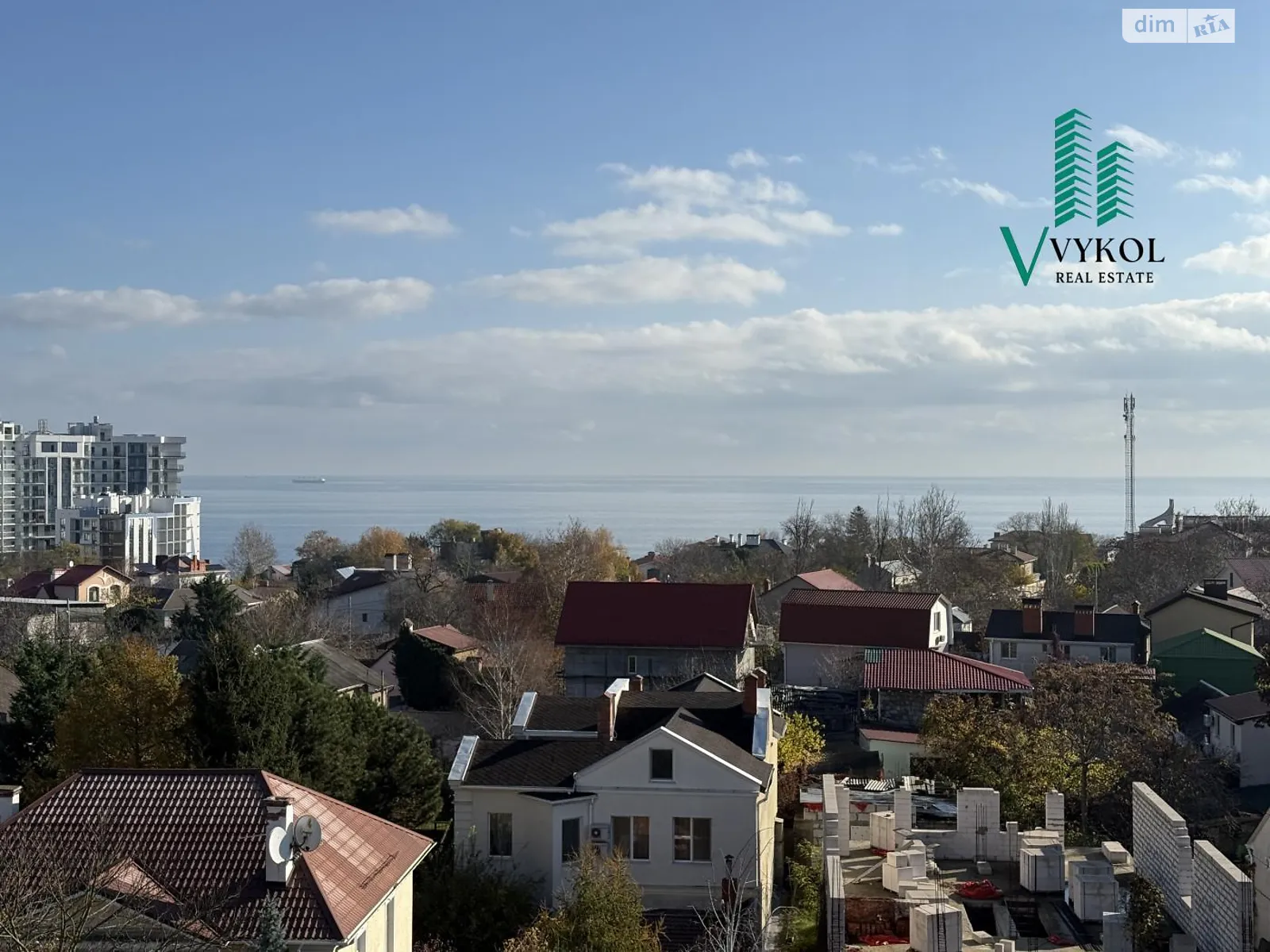 Продается 3-комнатная квартира 97 кв. м в Одессе, Фонтанская дор., 62К - фото 1