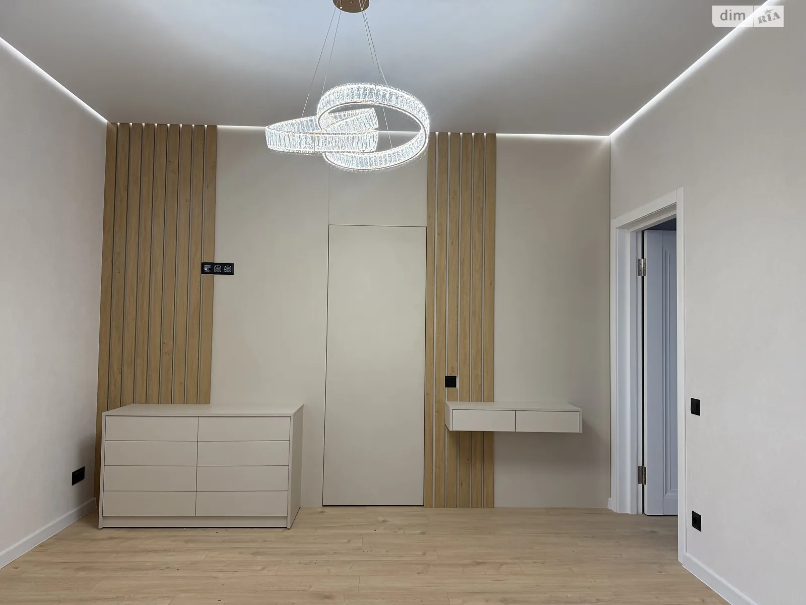 Сдается в аренду дом на 2 этажа 120 кв. м с участком, цена: 1500 $ - фото 1