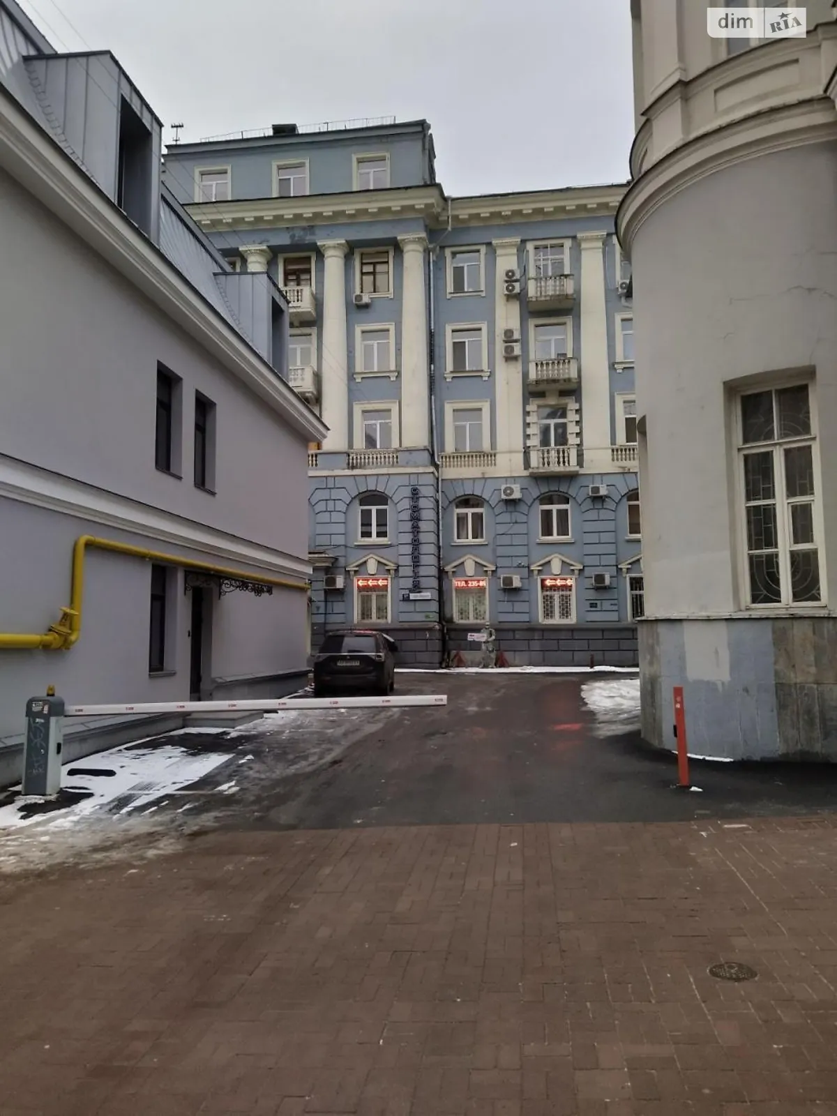 Сдается в аренду офис 100 кв. м в бизнес-центре, цена: 40000 грн - фото 1