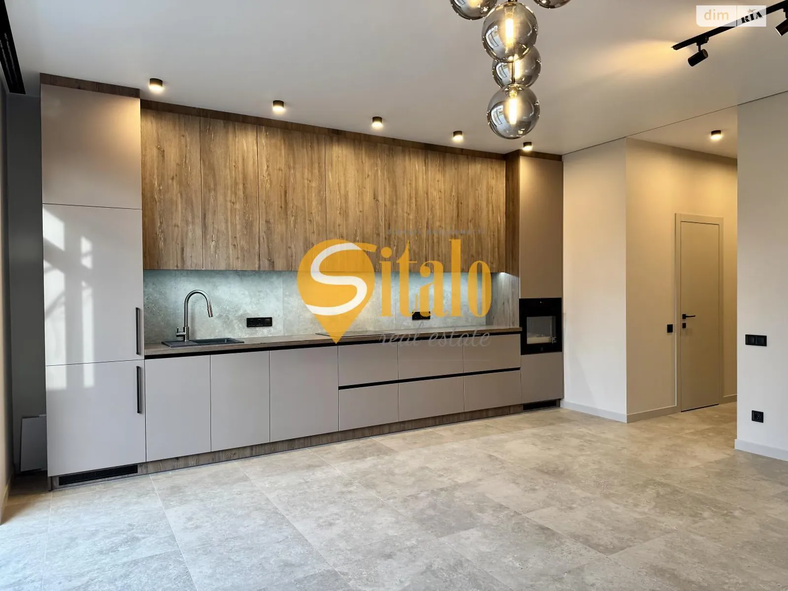 Продается дом на 2 этажа 119 кв. м с садом, цена: 145000 $ - фото 1