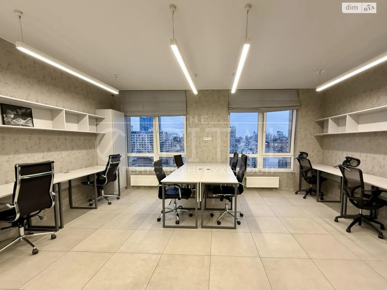 Сдается в аренду офис 45 кв. м в бизнес-центре, цена: 1100 $ - фото 1